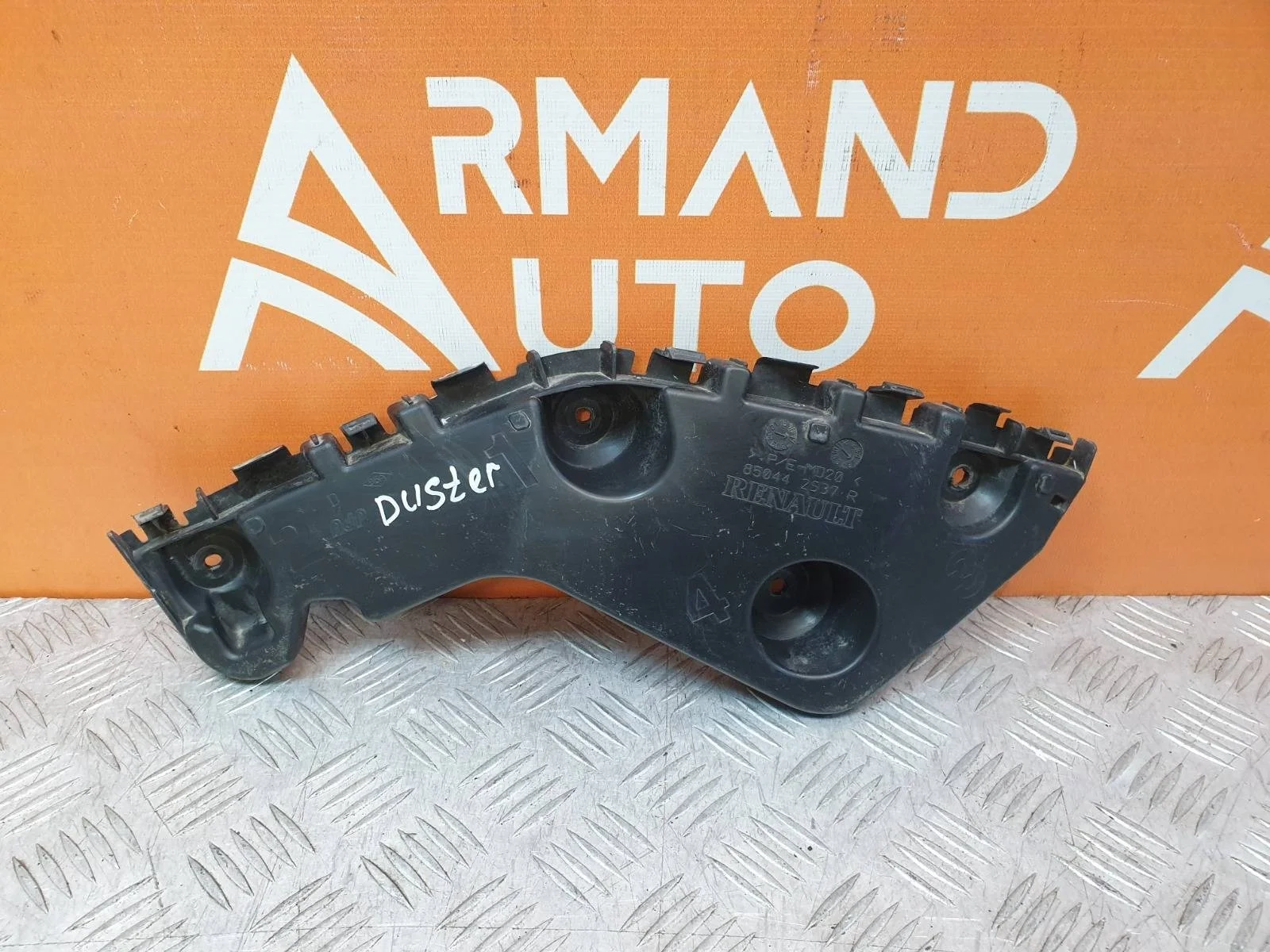 Кронштейн бампера RENAULT Duster 2010-2021 850442537R 1, задний правый