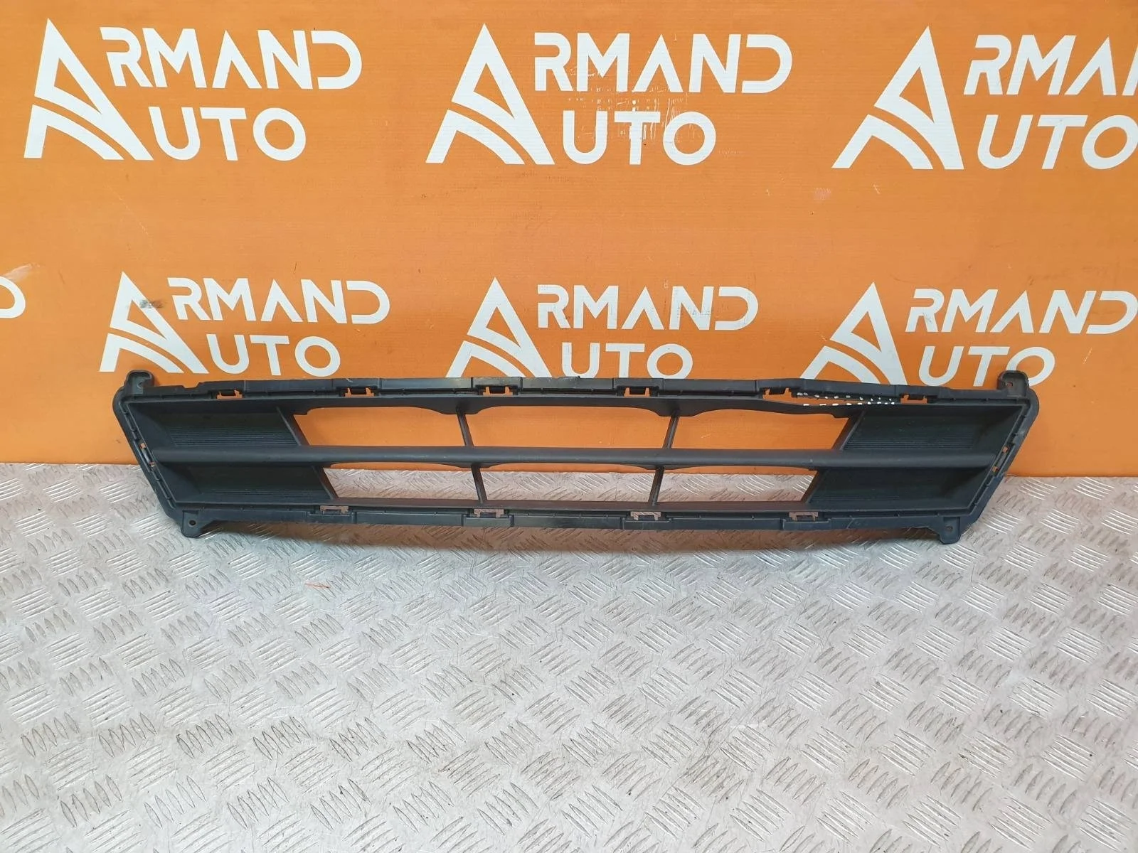 Решетка бампера Hyundai Solaris 2014-2017 865614L500 1, передняя