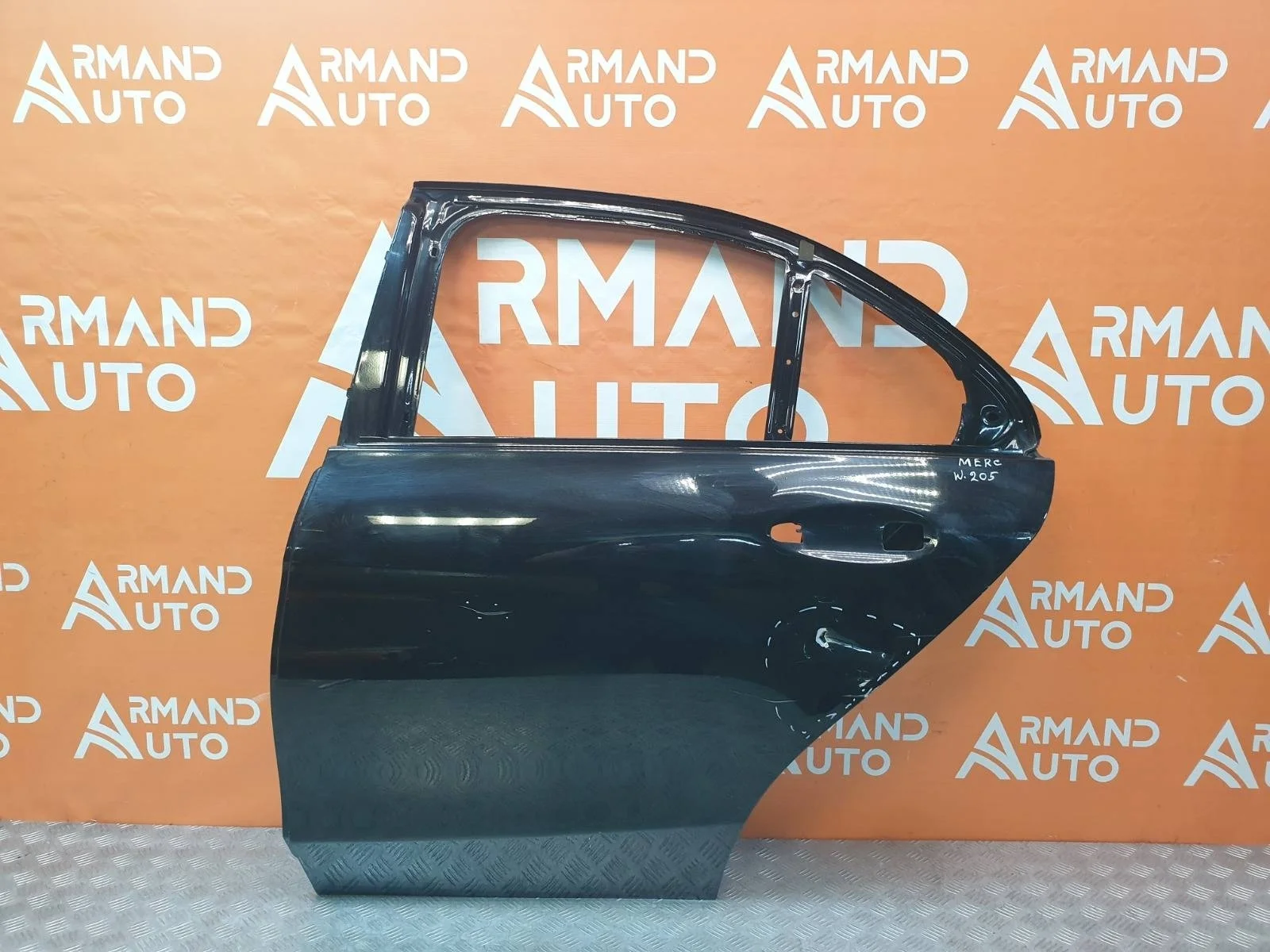 Дверь Mercedes C-Class 2014-2021 A2057300105 W205, задняя левая