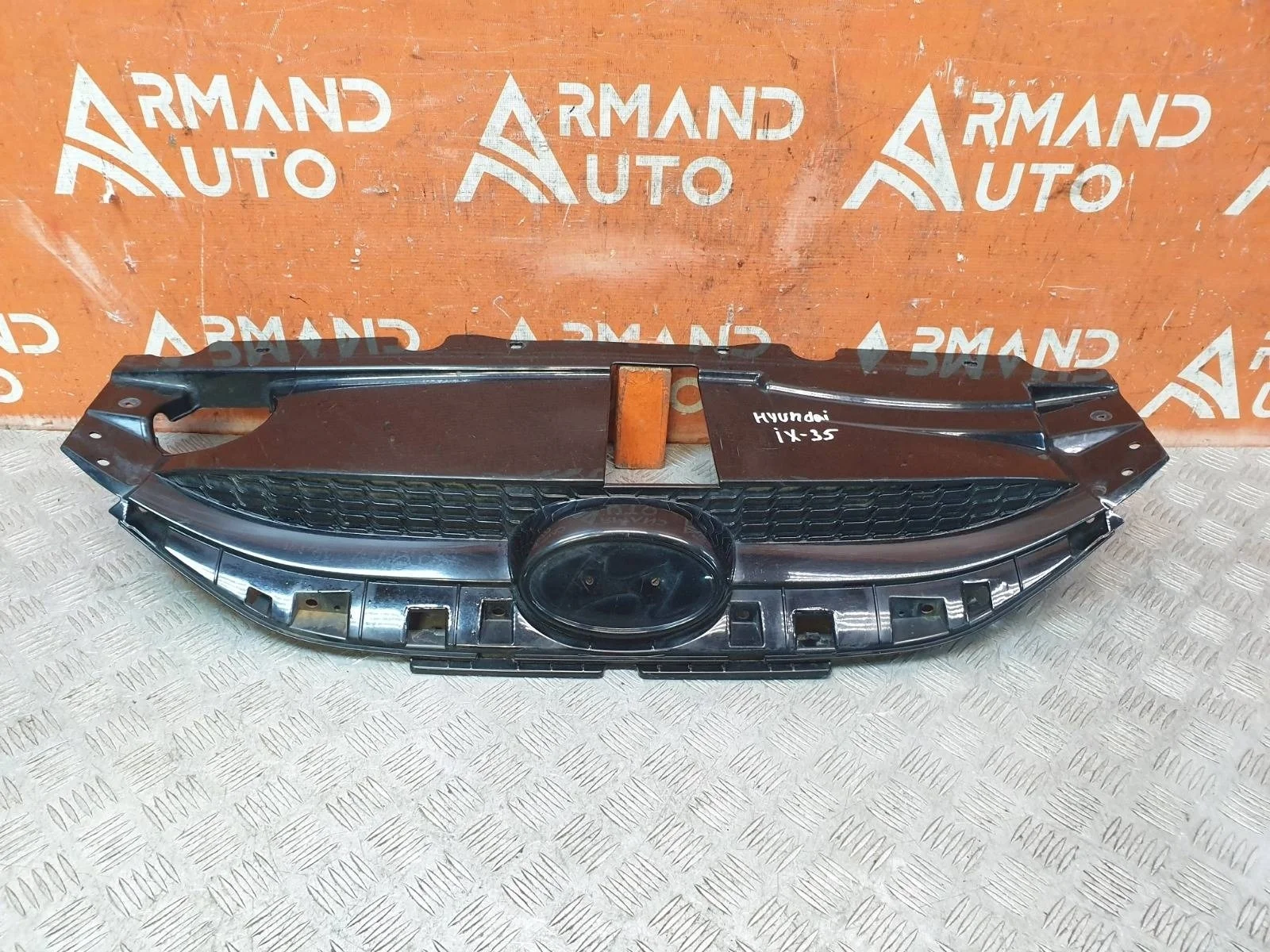 Решетка радиатора Hyundai IX35 2010-2015 863512Y000 1