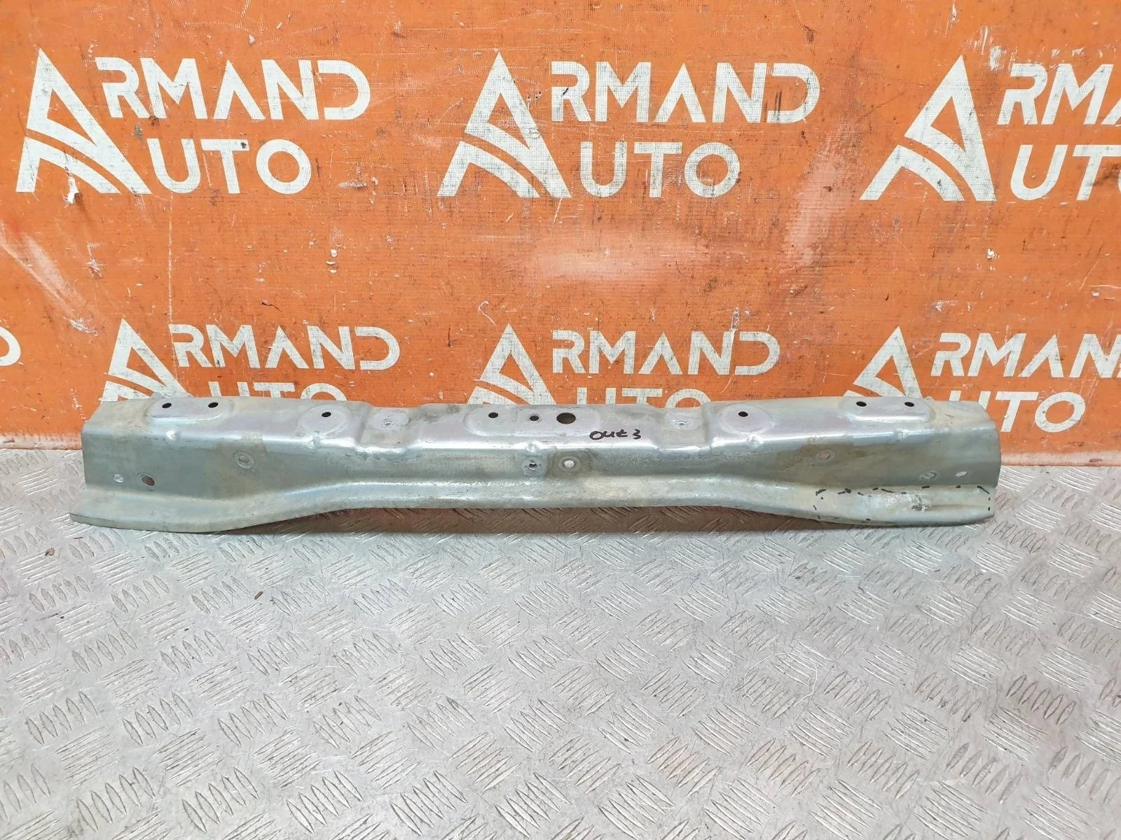 Усилитель бампера верхний Mitsubishi Outlander 2015-2023 6400G576 3, передний