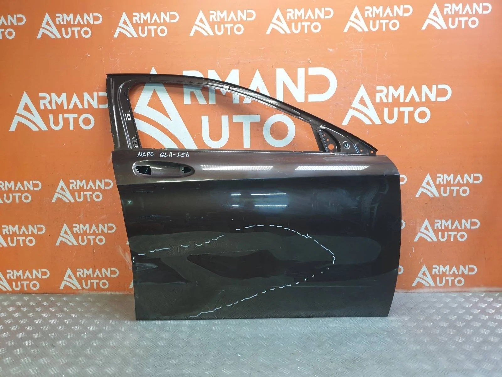 Дверь Mercedes GLA-Class 2013-2020 A1567200205 X156, передняя правая