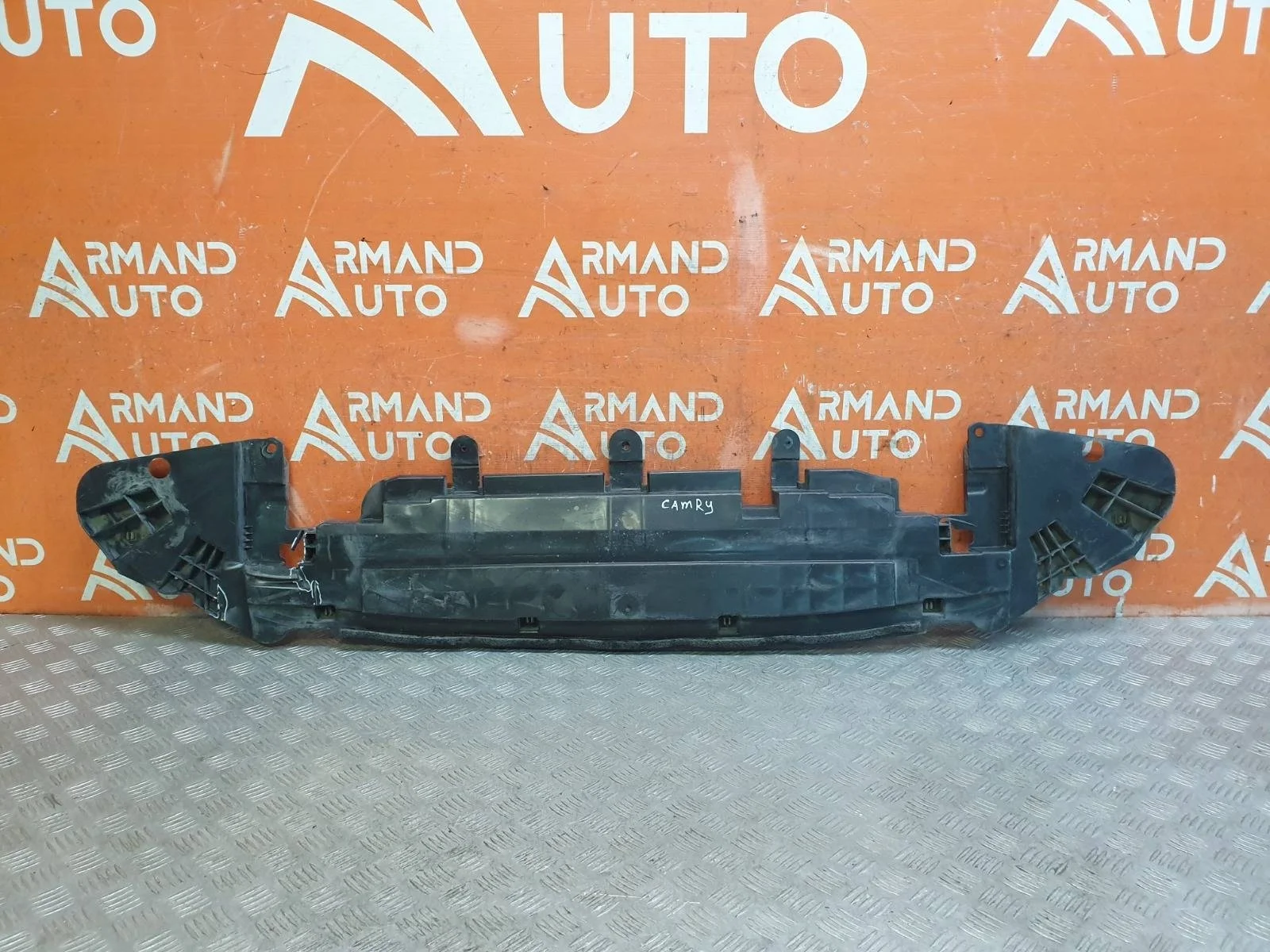 Пыльник бампера Toyota Camry 2017-нв 5261833060 8 XV70, передний
