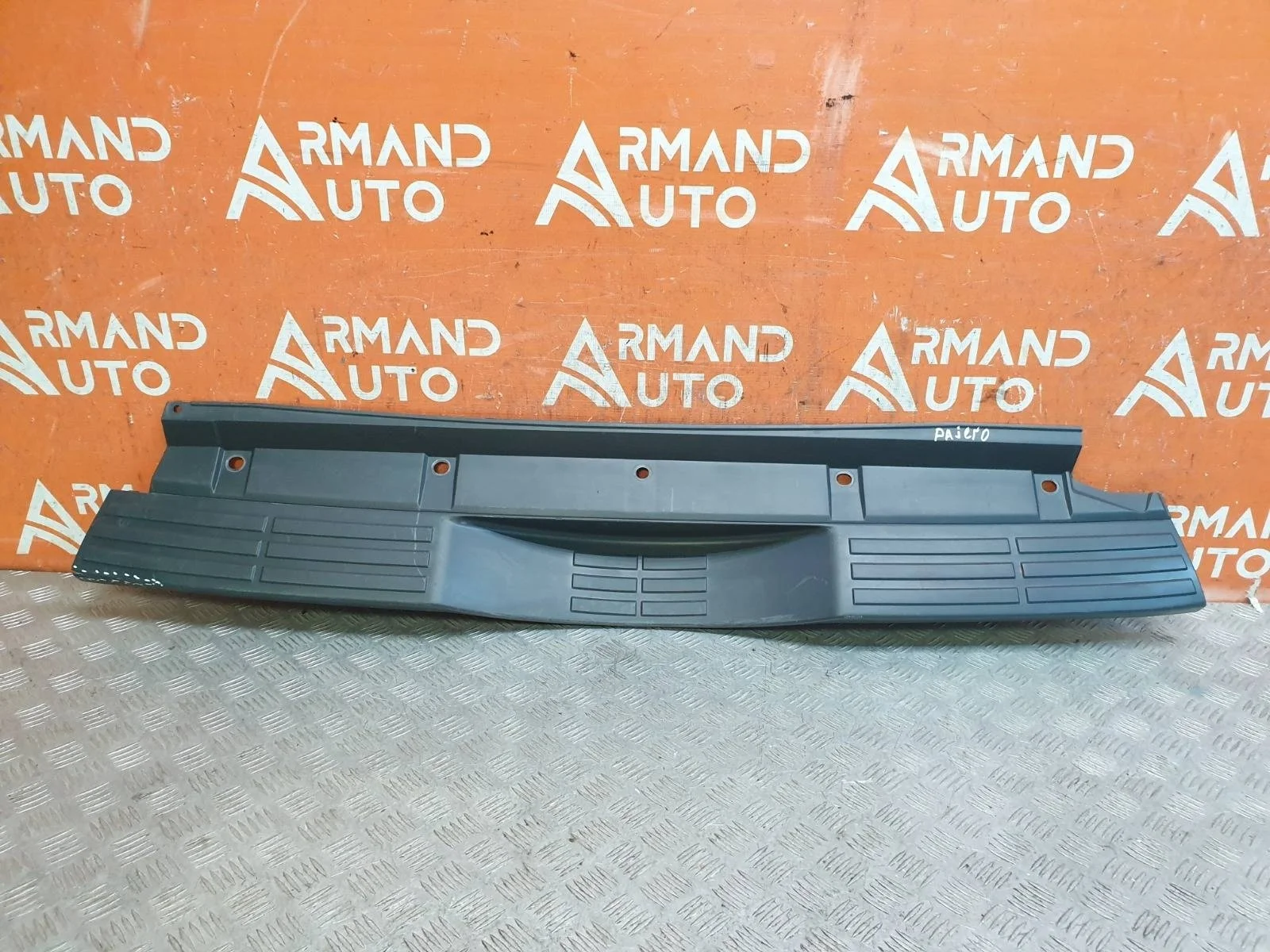 Накладка бампера верхняя Mitsubishi Pajero 2006-2022 6410A186 4, задняя