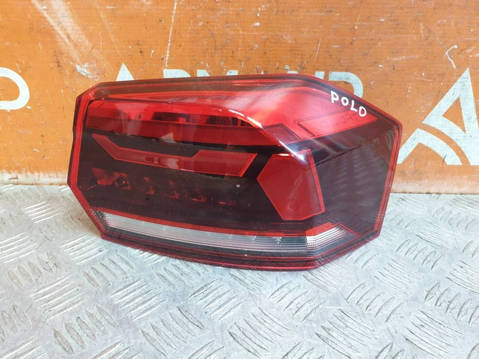 Фонарь внешний Volkswagen Polo 2020-2022 6N5945096 6, правый