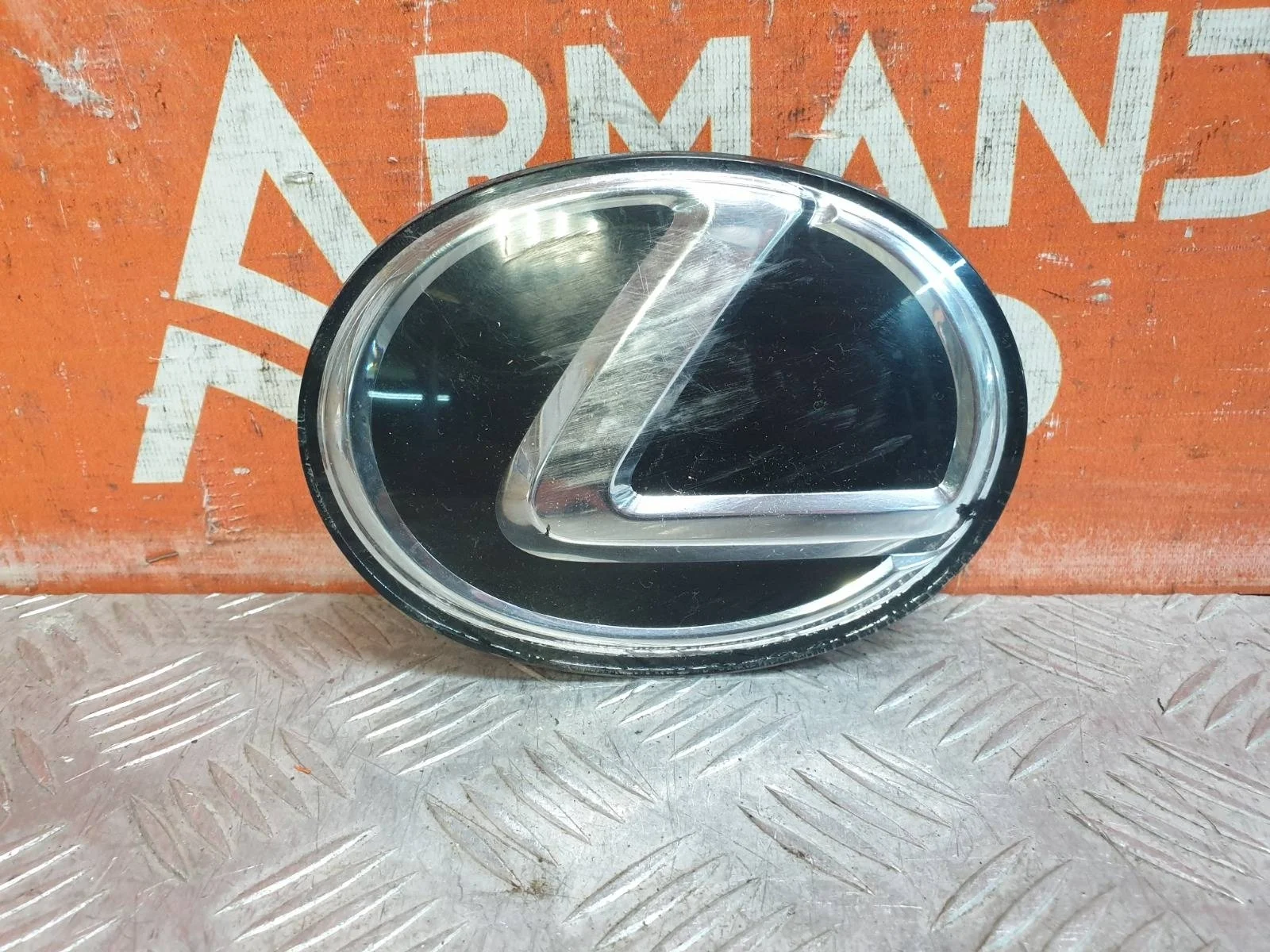 Эмблема Lexus NX 2017-2021 9097502108 1, передняя