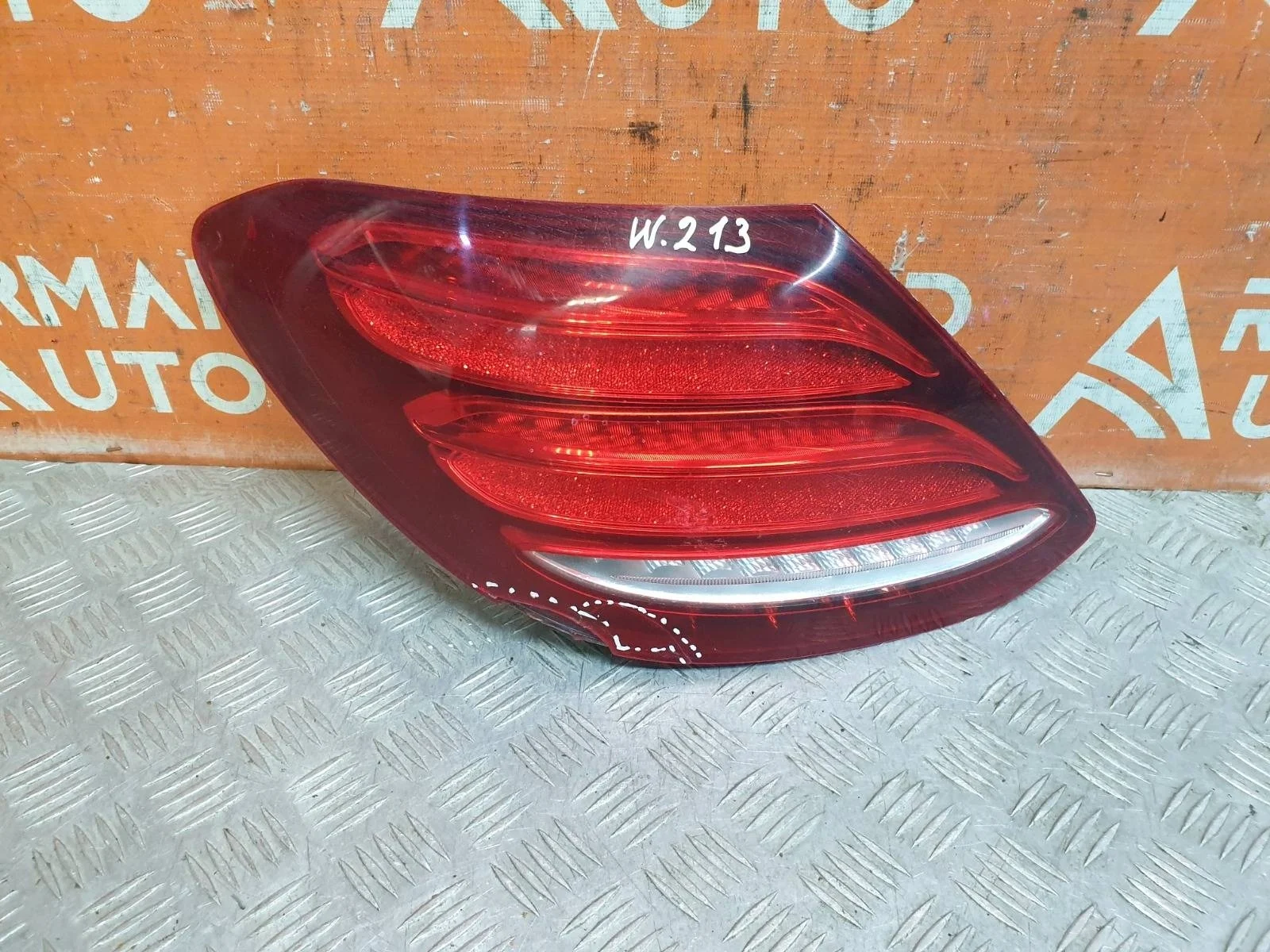 Фонарь Mercedes E-Class 2016-2020 A2139067700 W213, левый