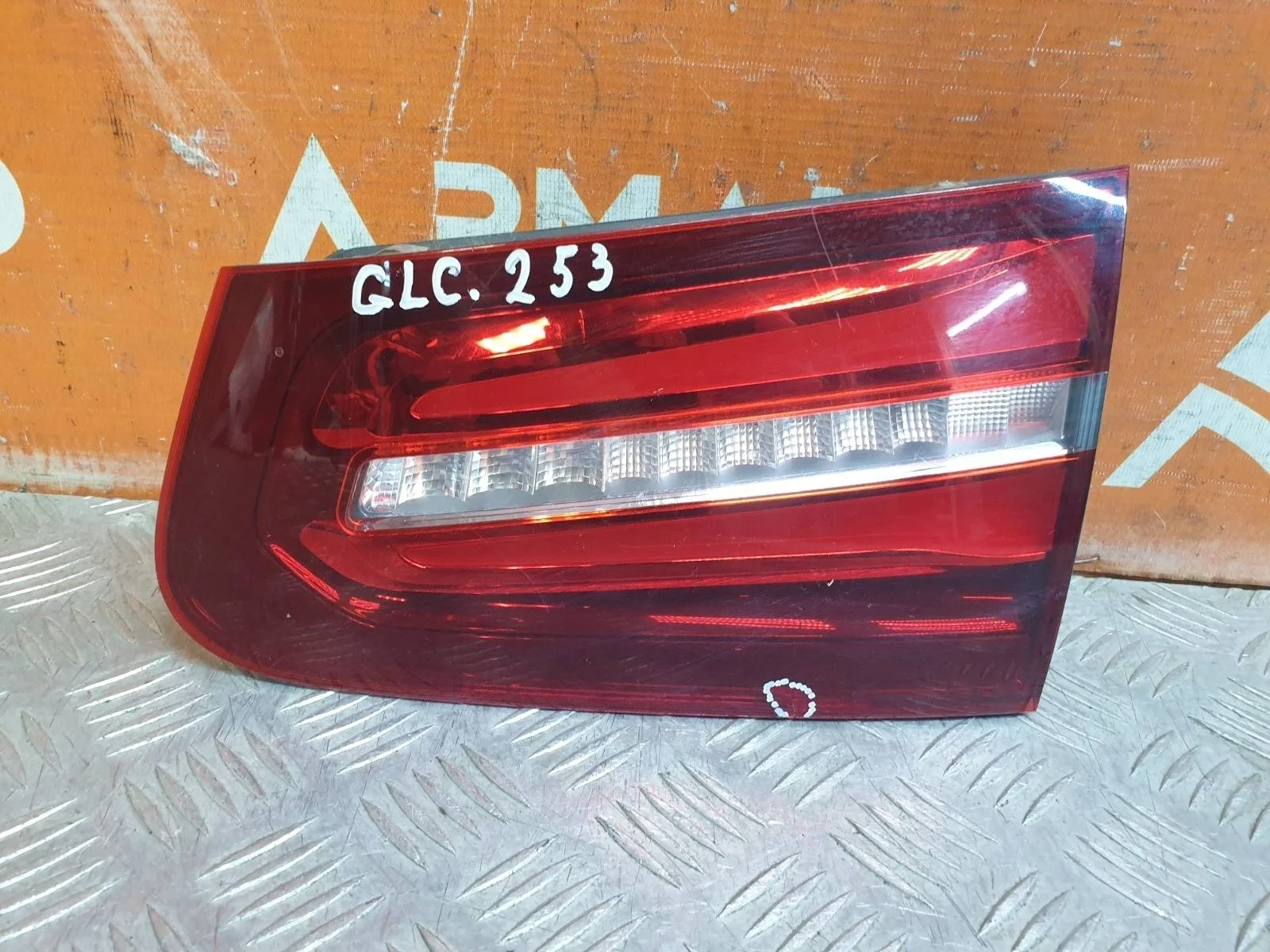 Фонарь внутренний Mercedes GLC-Class 2015-2019 A2539067800 X253, правый