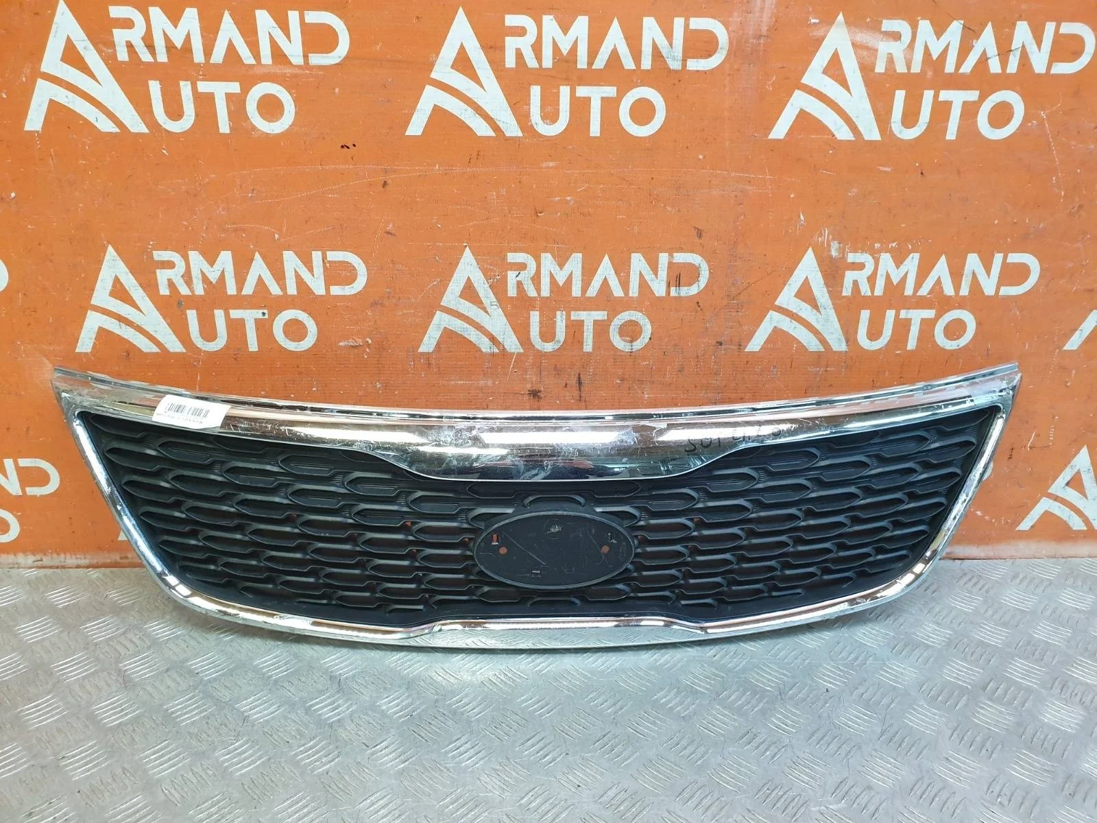 Решетка радиатора Kia Sorento 2012-2019 863502P500 2 XM