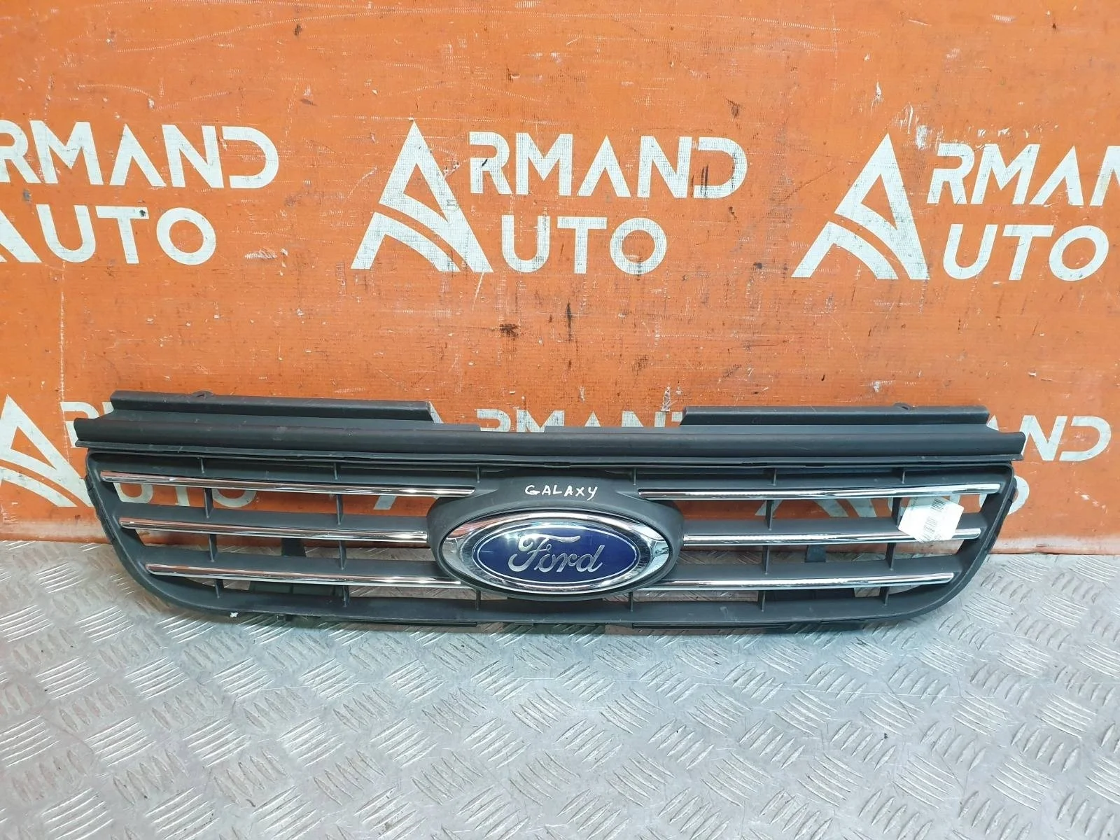 Решетка радиатора Ford Galaxy 2010-2015 1704533 2
