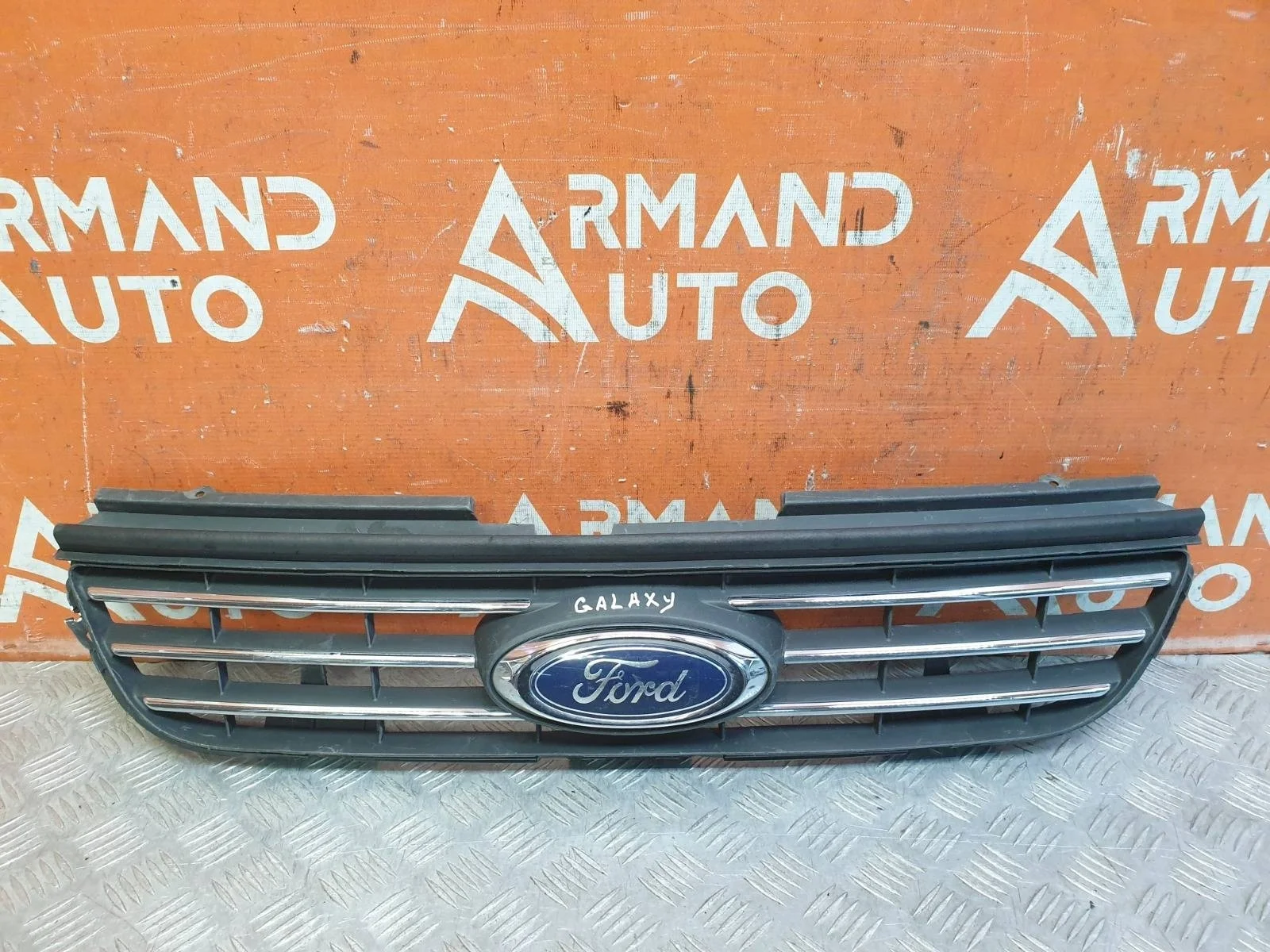 Решетка радиатора Ford Galaxy 2010-2015 1704533 2