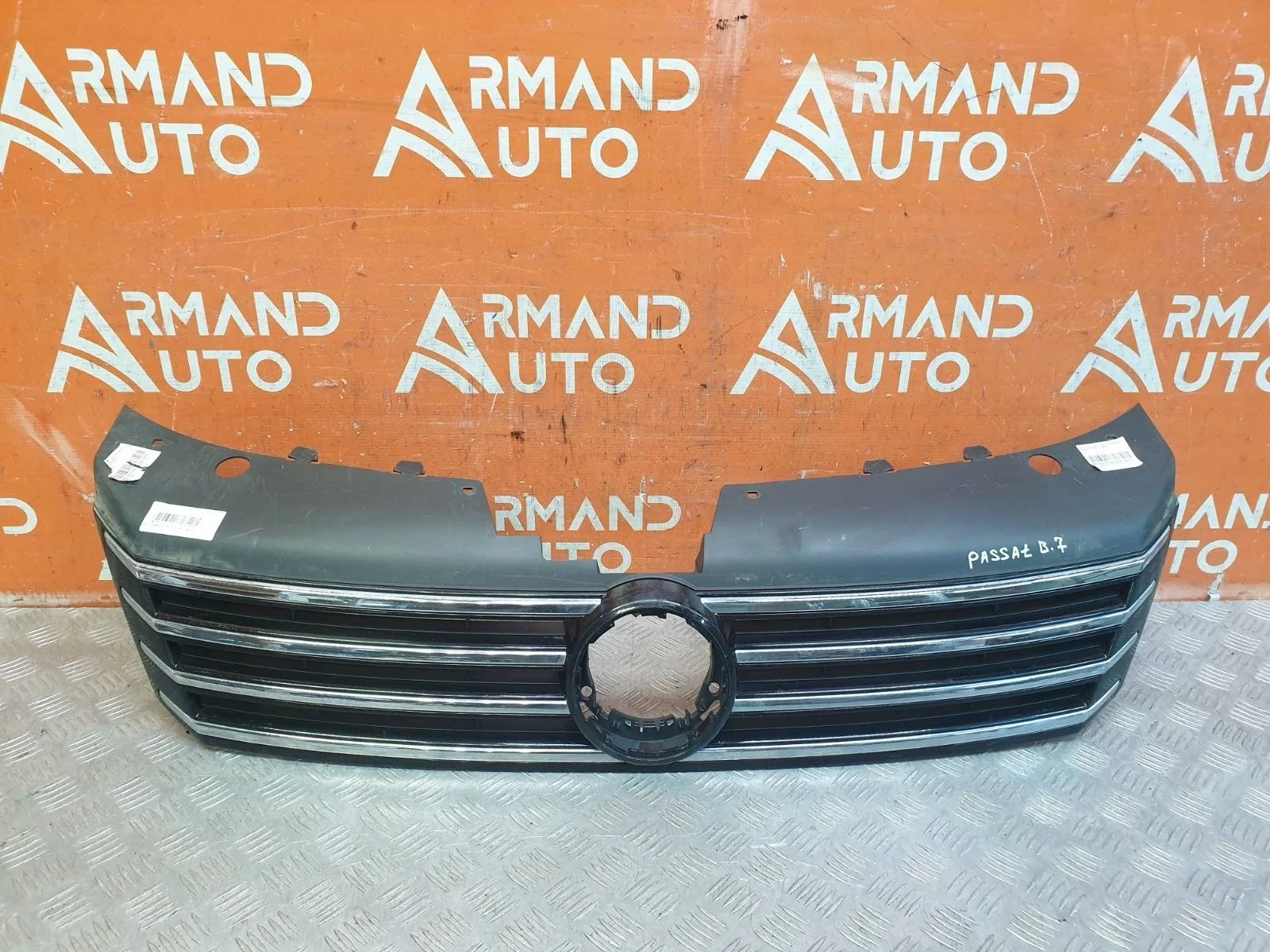 Решетка радиатора Volkswagen Passat 2011-2015 3AA853651OQE B7