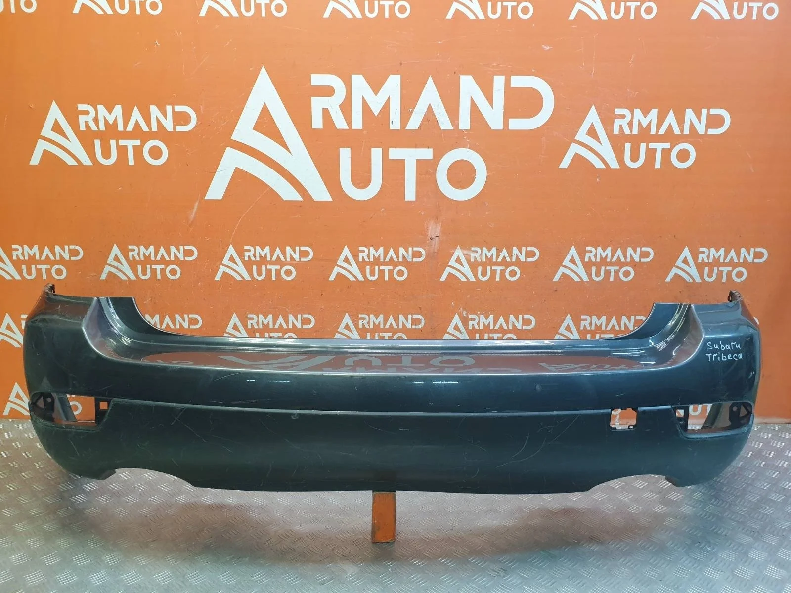 Бампер Subaru Tribeca 2007-2014 57704XA04A W10, задний