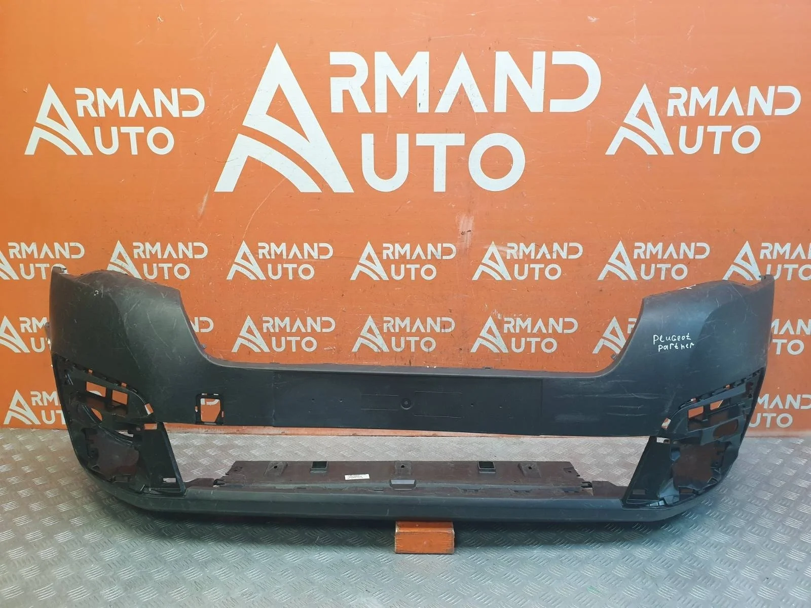 Бампер Citroen Berlingo 2015-2022 1613563580 2, передний