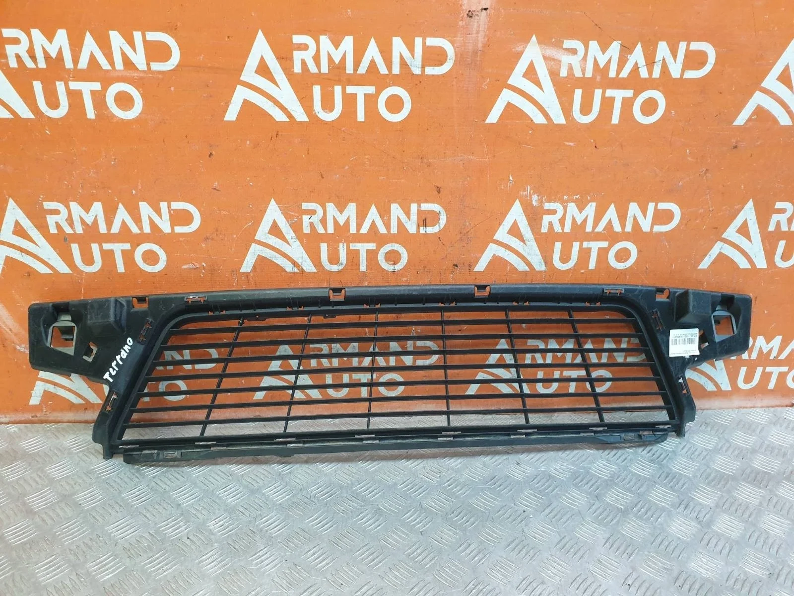 Решетка бампера Nissan Terrano 2014-2022 6225600Q0C 3 D10, передняя