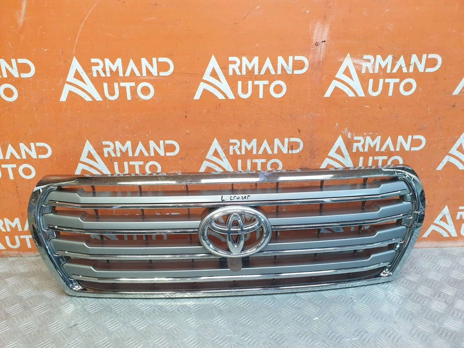 Решетка радиатора Toyota Land Cruiser 2012-2015 5310160A41 200