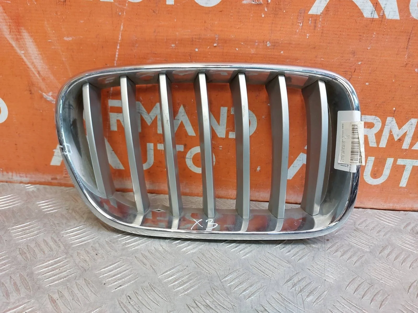 Решетка радиатора BMW X3 2010-2014 51117237422 F25, правая