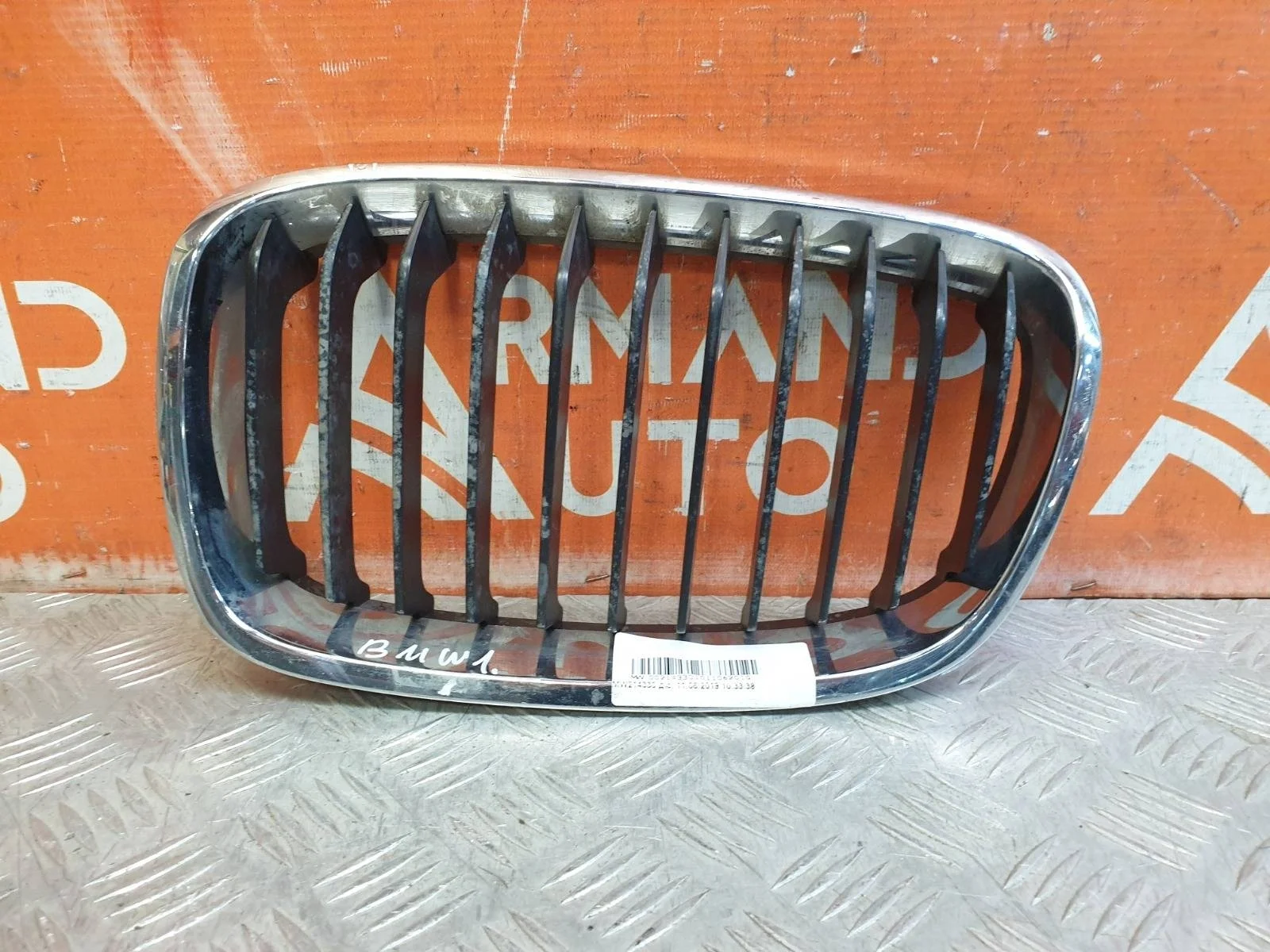 Решетка радиатора BMW 1 series 2011-2015 51137239021 F20 F21, левая