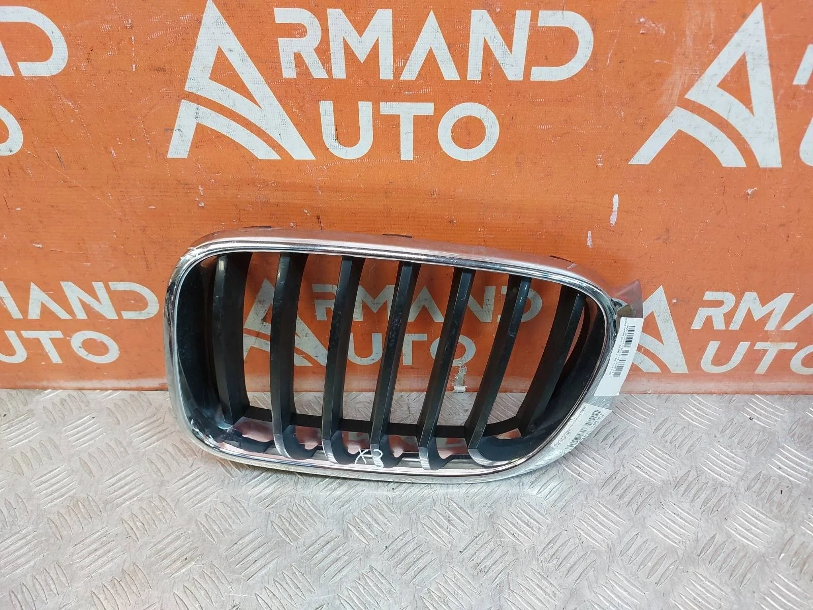Решетка радиатора BMW X3 2014-2017 51117338571 F25, левая