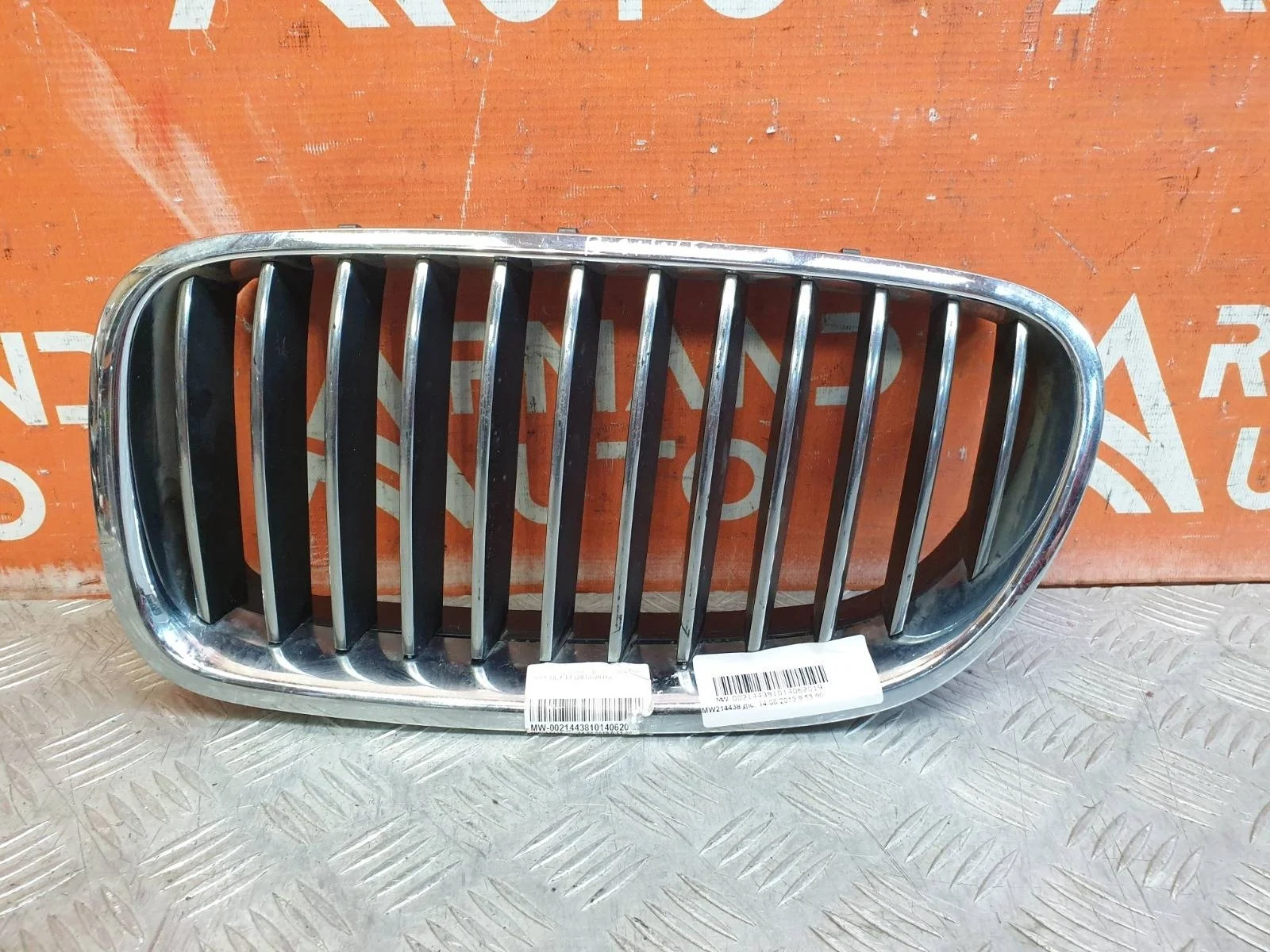 Решетка радиатора BMW 5 series 2009-2013 51137203649 F10 F11, левая