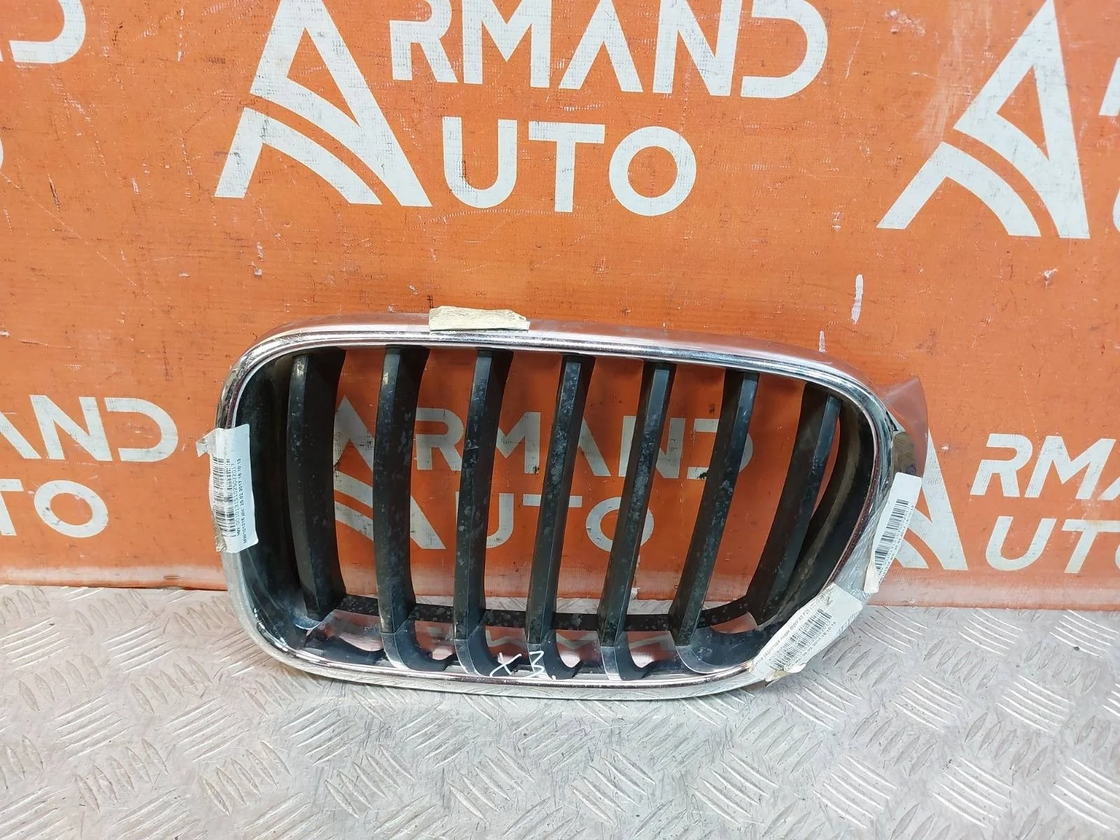 Решетка радиатора BMW X3 2014-2017 51117338571 F25, левая