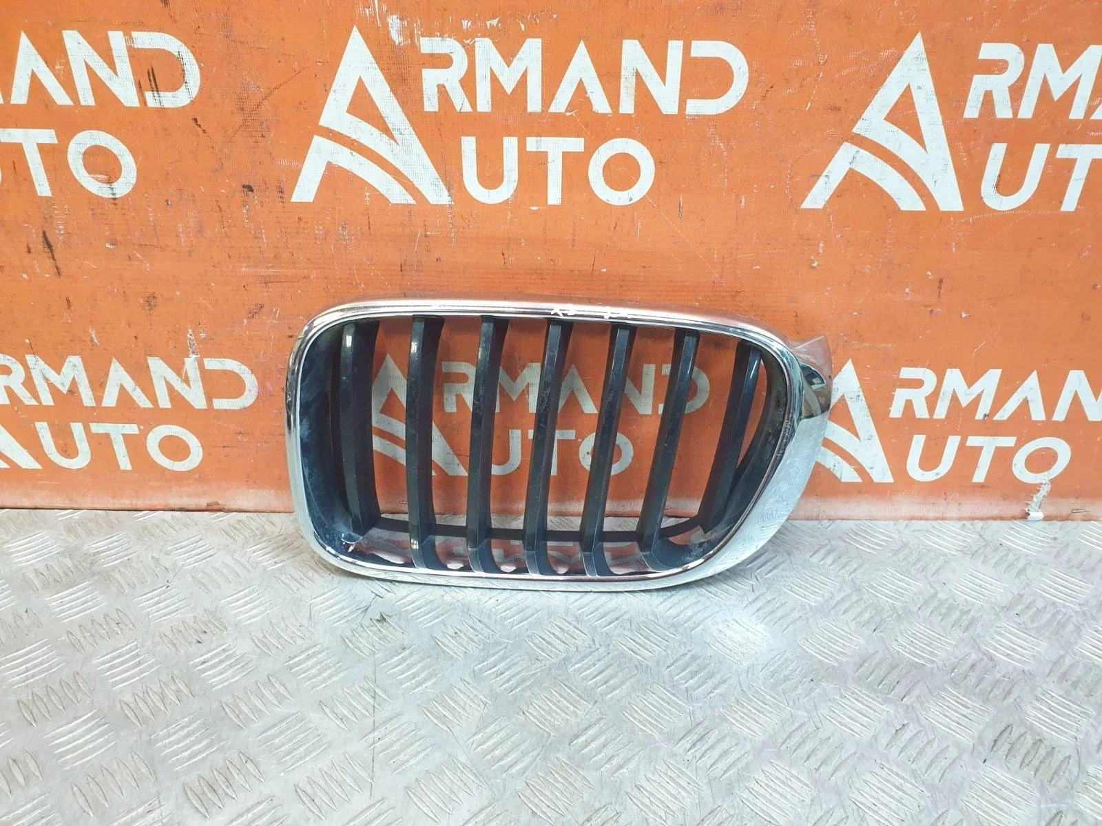 Решетка радиатора BMW X3 2014-2017 51117338571 F25, левая