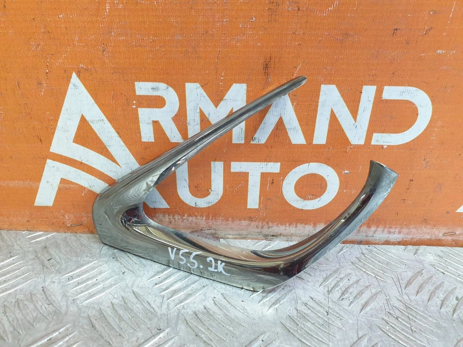Накладка решетки бампера Toyota Camry 2014-2017 5310233040 7 XV50, передняя левая