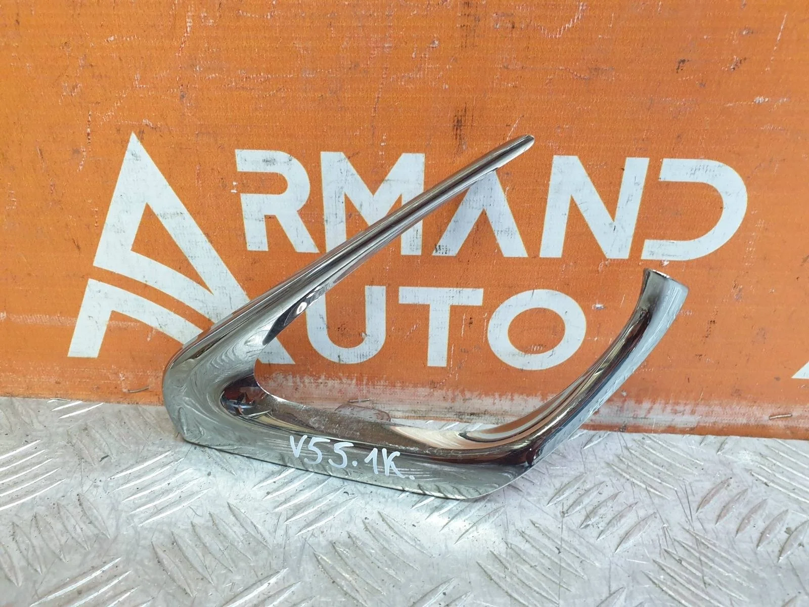 Накладка решетки бампера Toyota Camry 2014-2017 5310233040 7 XV50, передняя левая