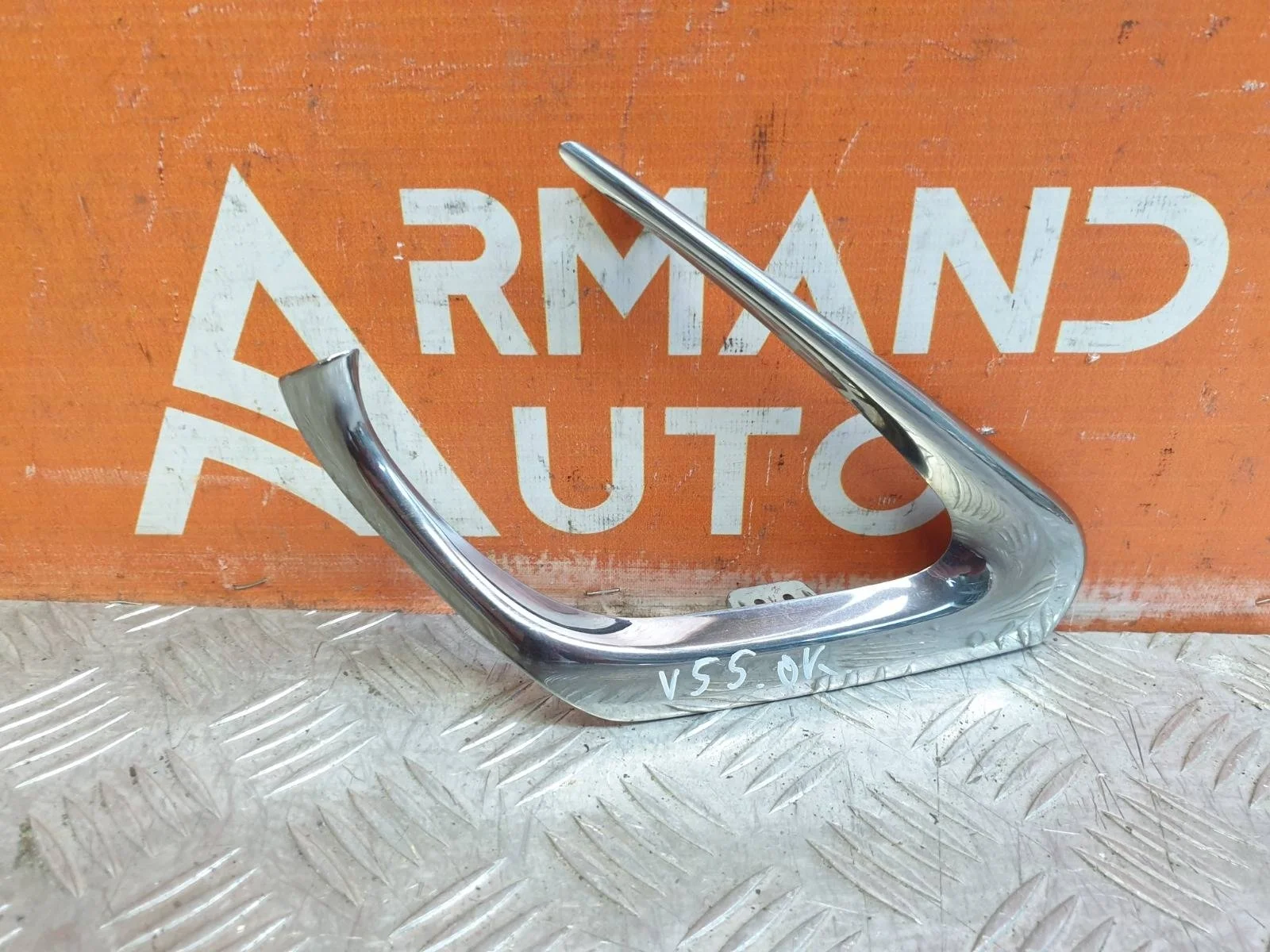 Накладка решетки бампера Toyota Camry 2014-2017 5310233040 7 XV50, передняя правая