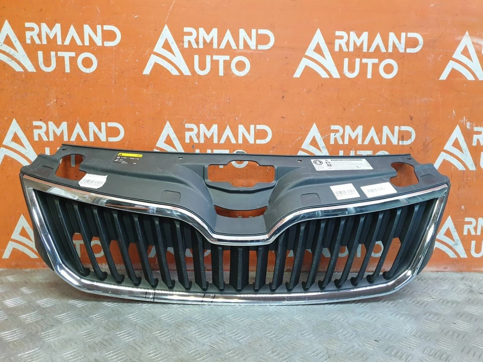 Решетка радиатора SKODA RAPID 2014-2020 5JA8536689B9 1