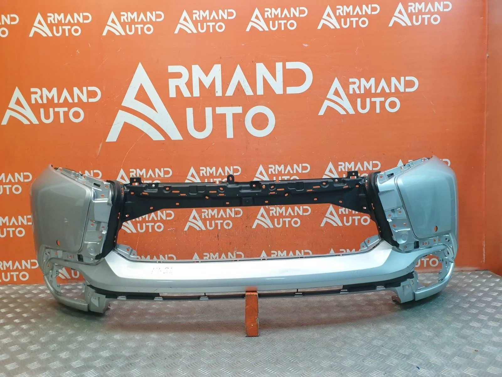 Бампер Mitsubishi Pajero Sport 2015-2021 6400G851 3, передний