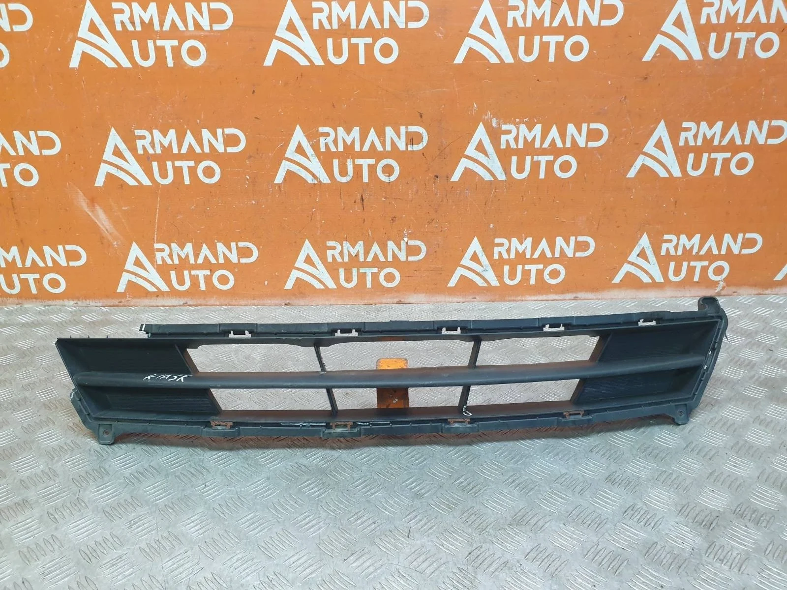 Решетка бампера Hyundai Solaris 2014-2017 865614L500 1, передняя