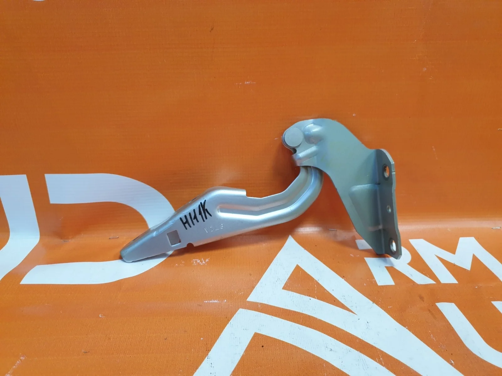 Петля капота Mitsubishi ASX 2010-нв MN175241 1 GA0, левая