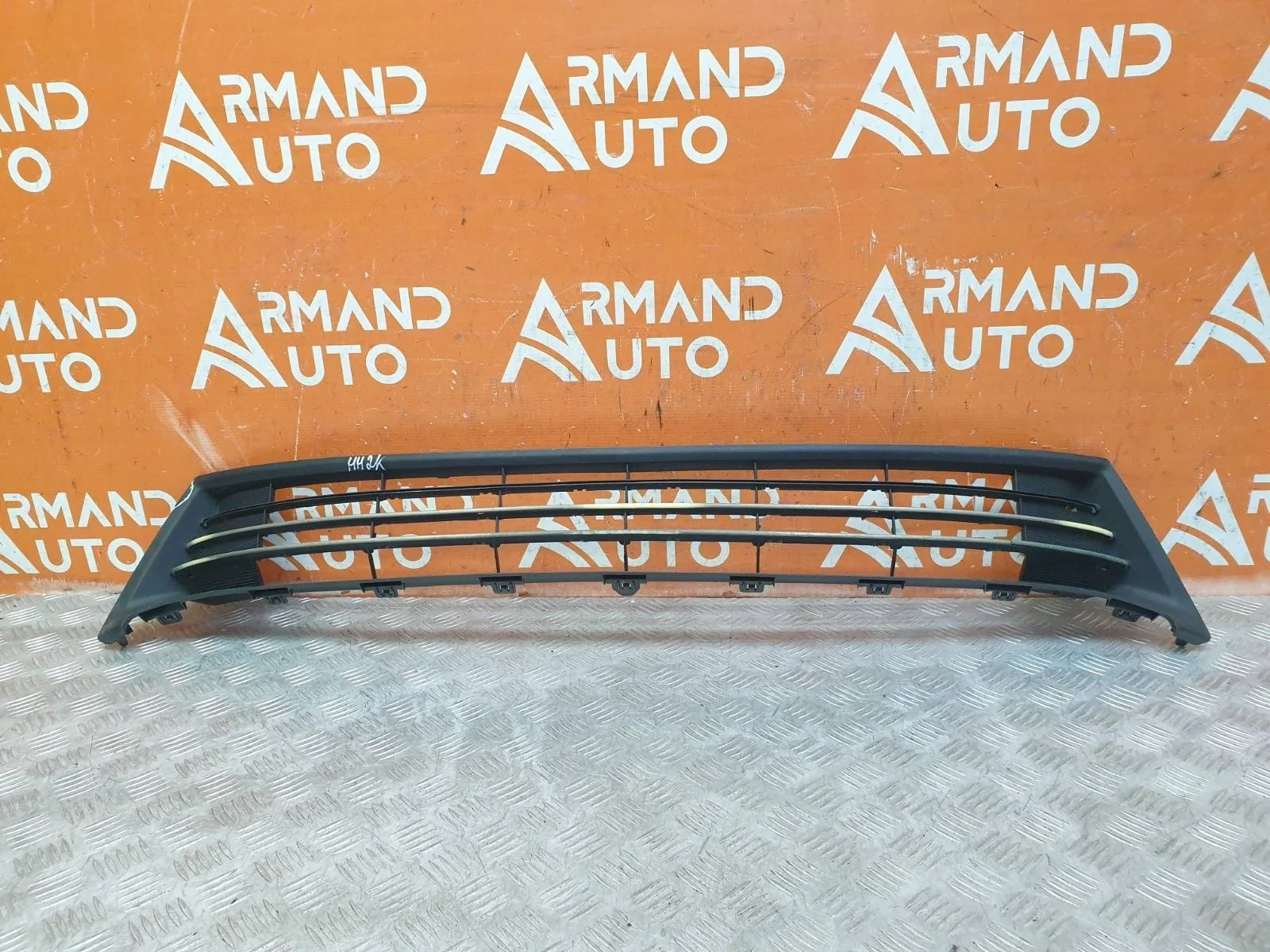 Решетка бампера Toyota Corolla 2012-2016 5311202470 11 E160 E170 E180, передняя