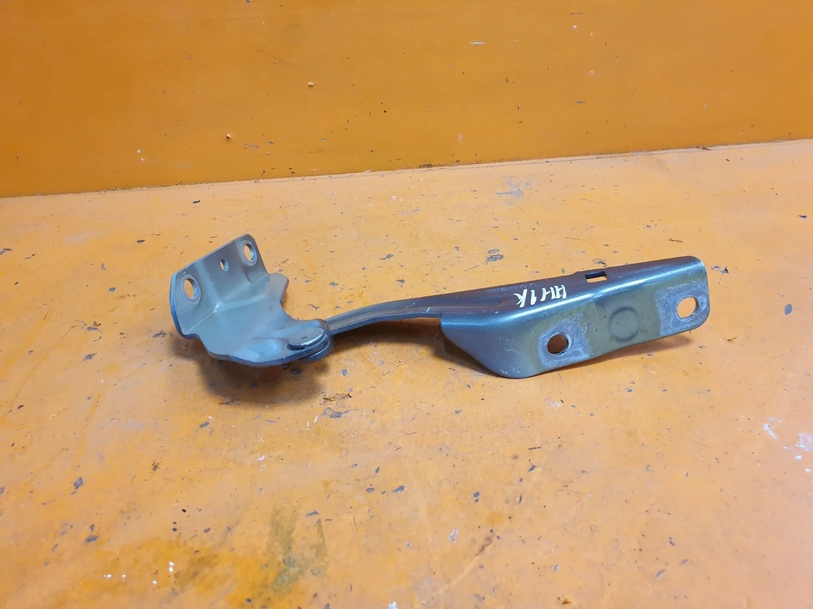 Петля капота Mitsubishi Outlander 2005-2013 MN175241 2 XL, левая