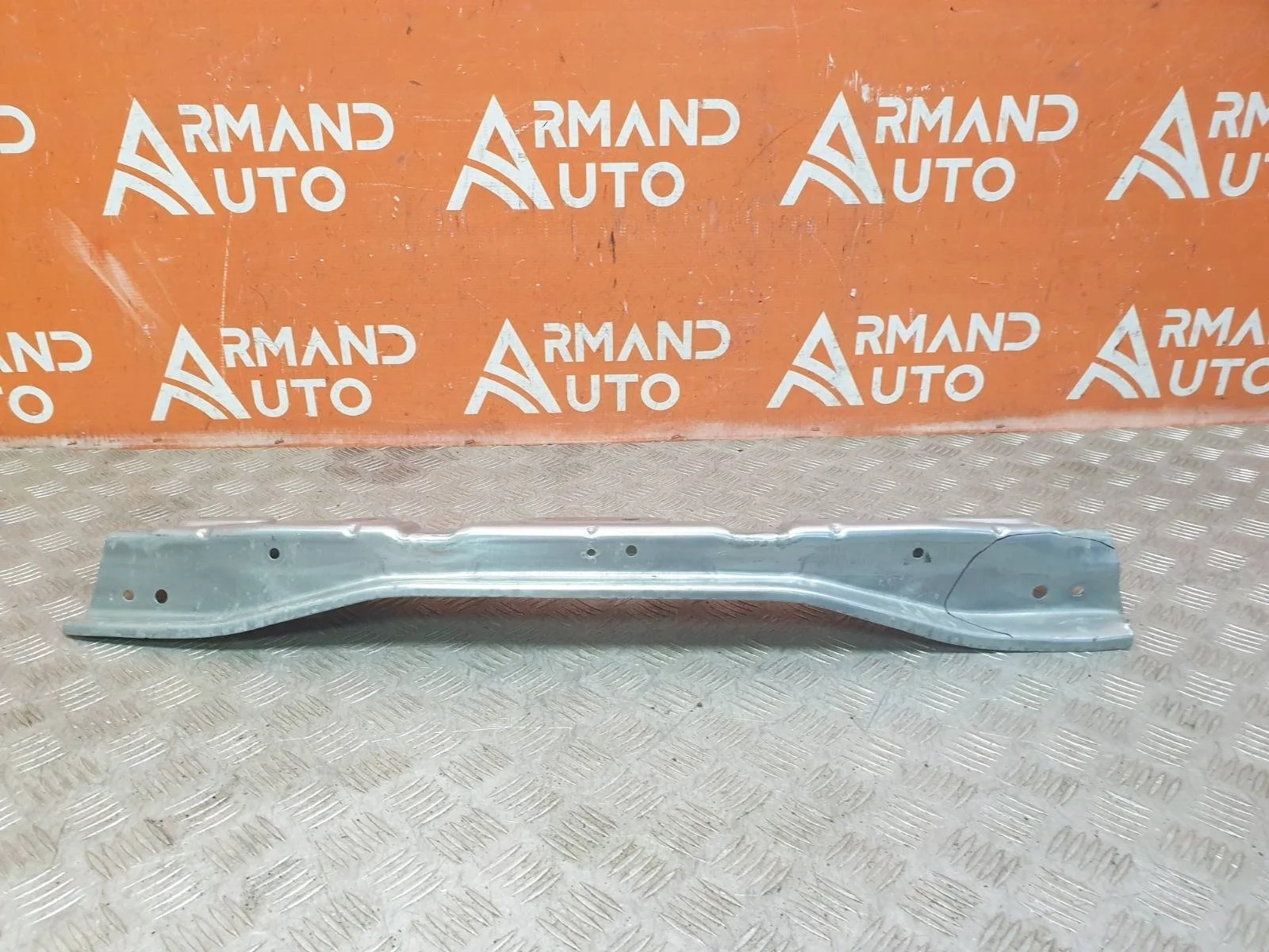 Усилитель бампера верхний MItsubishi Outlander 2015-2023 6400G576 3, передний