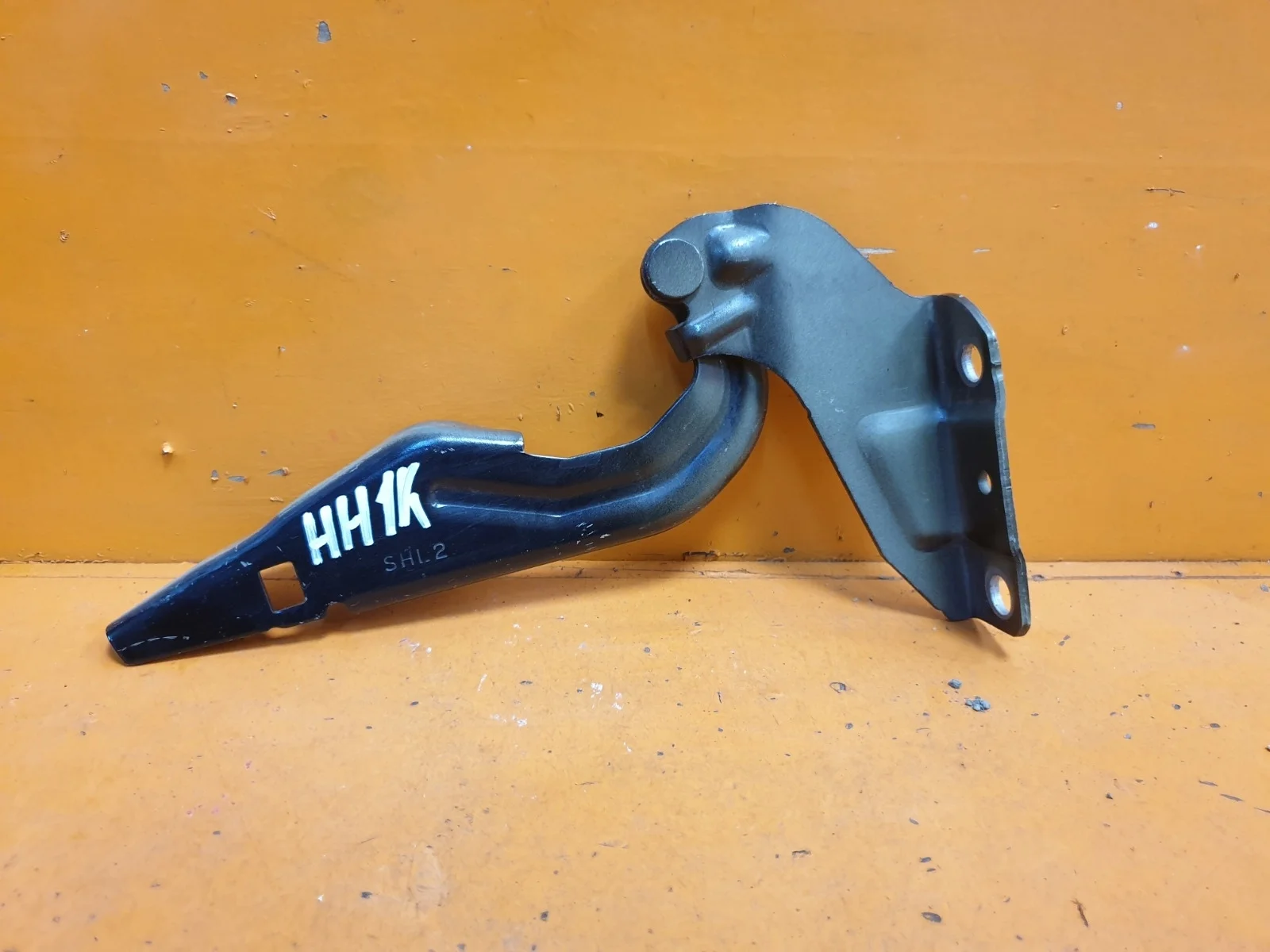 Петля капота Mitsubishi Outlander 2005-2013 MN175241 2 XL, левая