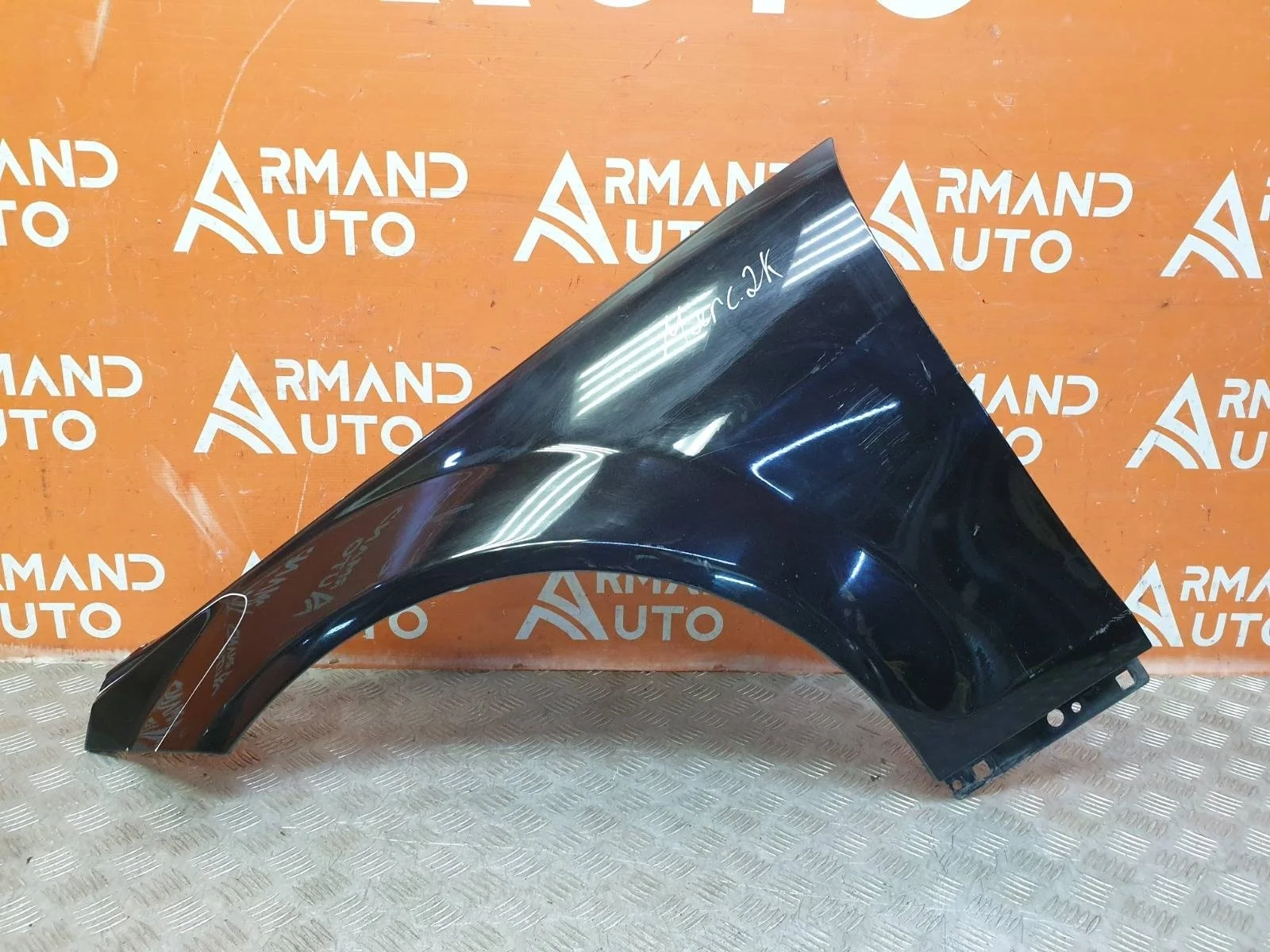 Крыло Mercedes C-Class 2006-2015 A2048801318 W204, переднее левое