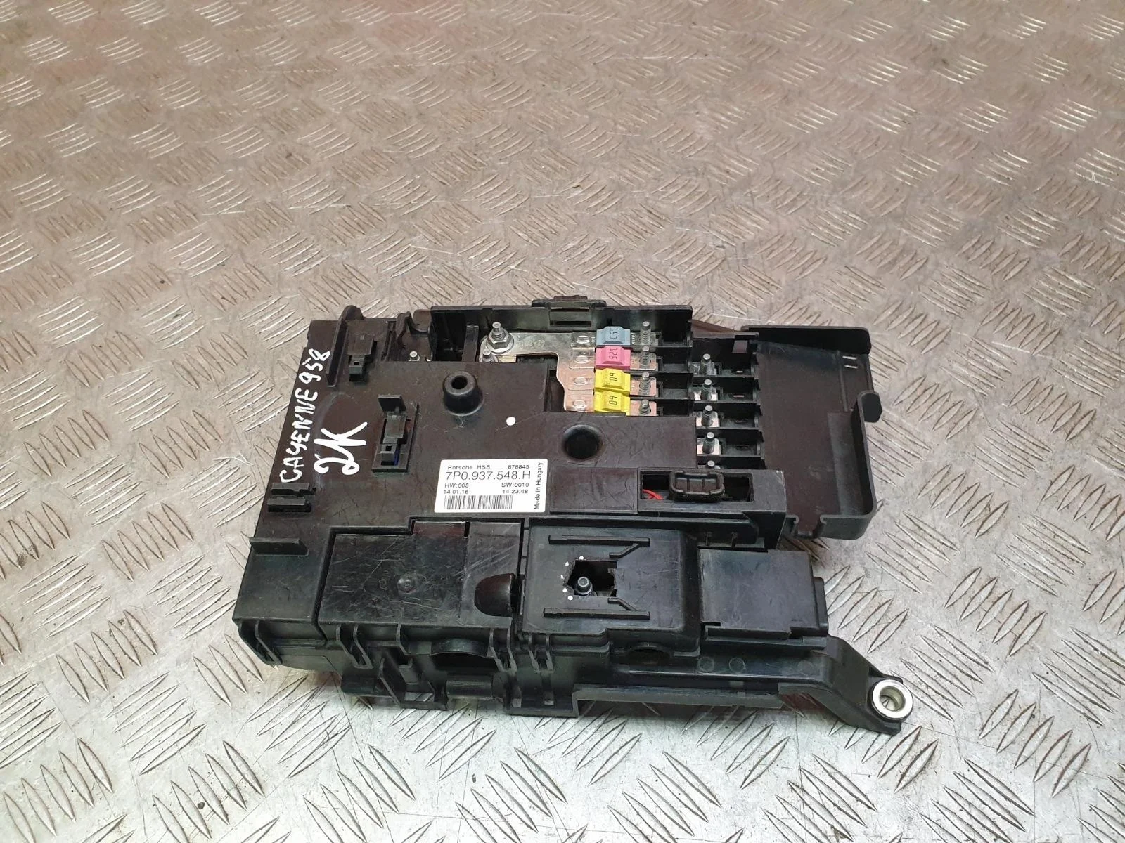 Блок предохранителей Porsche Cayenne 2010-2018 95861030800 2 958