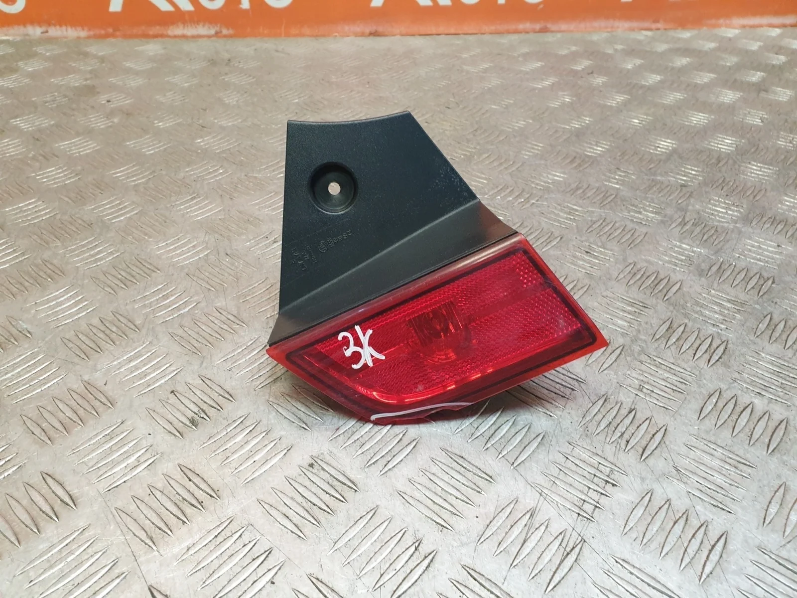 Фонарь противотуманный Mitsubishi Pajero Sport 2015-2021 8355A086 3, правый