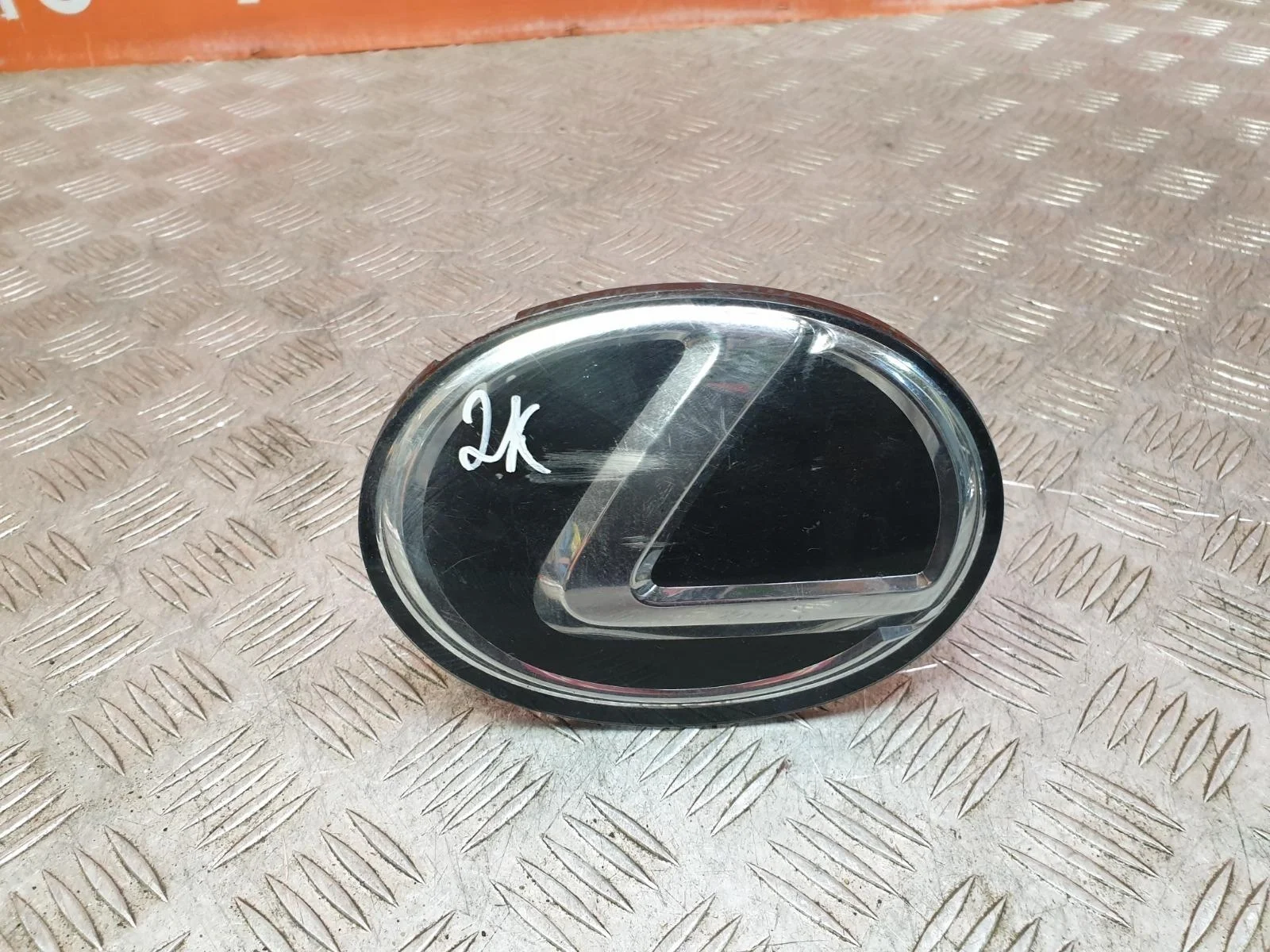 Эмблема Lexus LS 2006-2017 9097502117 4, передняя
