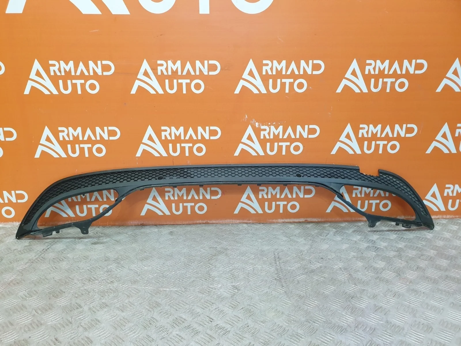 Накладка бампера Mercedes C-Class 2014-2018 A2058856238 W205, задняя