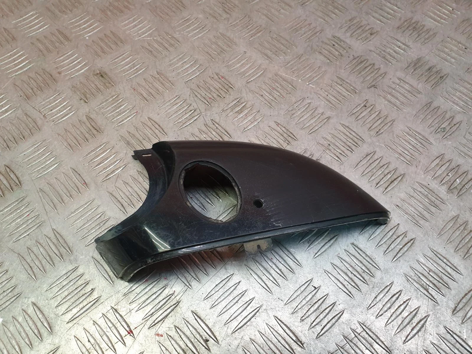 Крышка зеркала нижняя Land Rover Range Rover Sport 2013-2022 LR065398 2 L494, левая