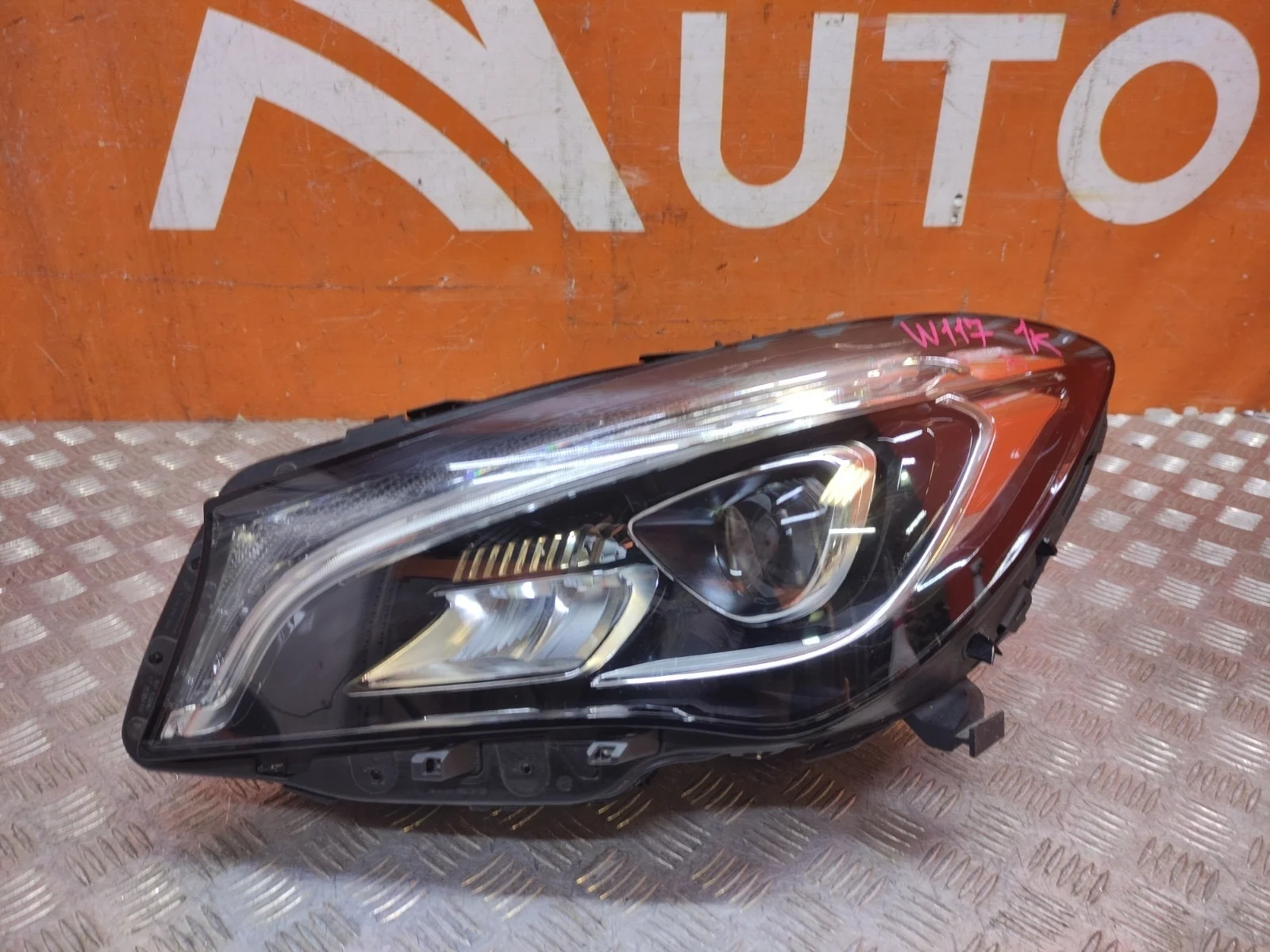 Фара Mercedes CLA-Class 2016-2019 A1179067800 C117 X117, левая