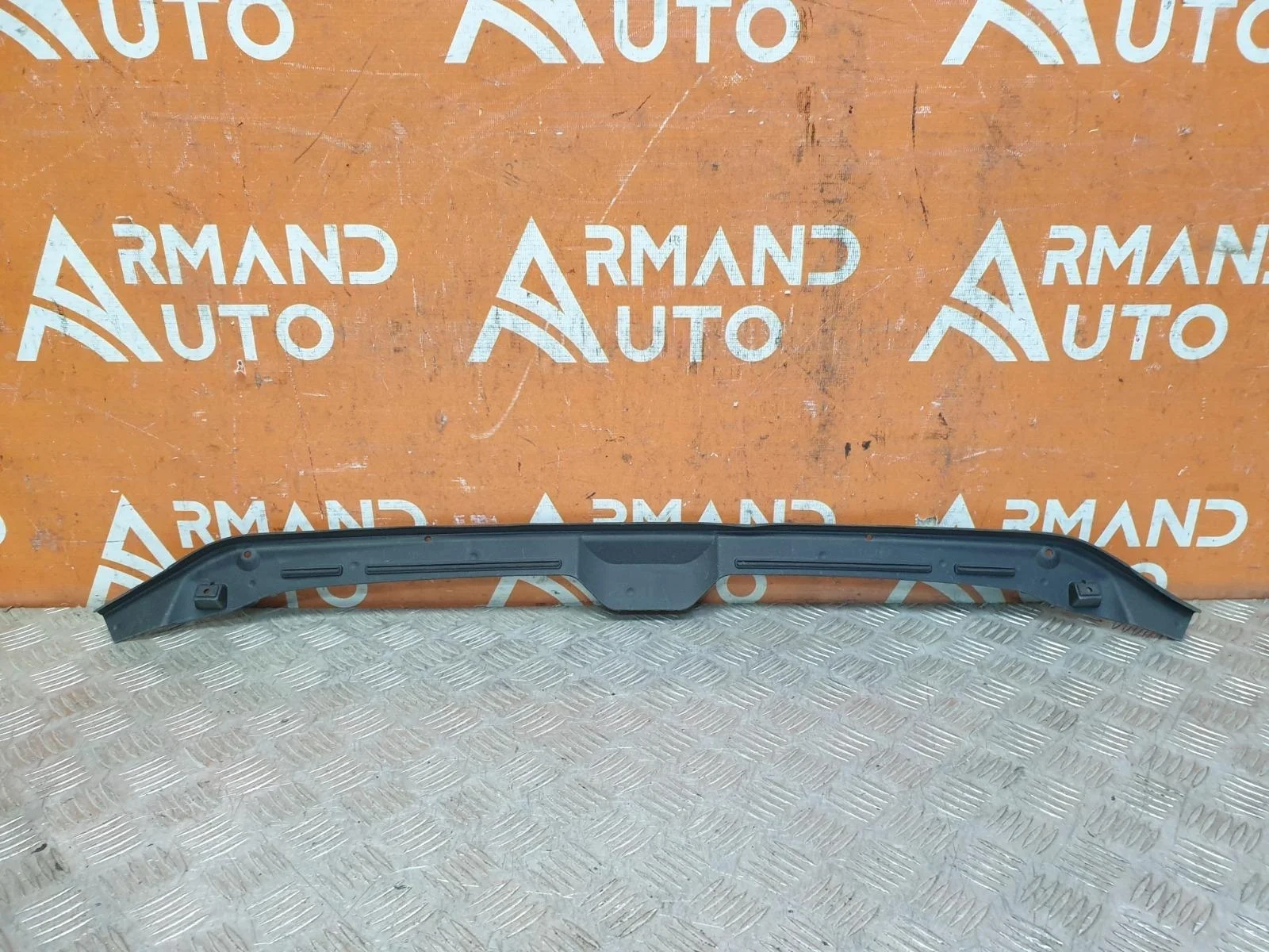 Уплотнитель капота Audi A4 2015-2025 8W0823124 5 B9