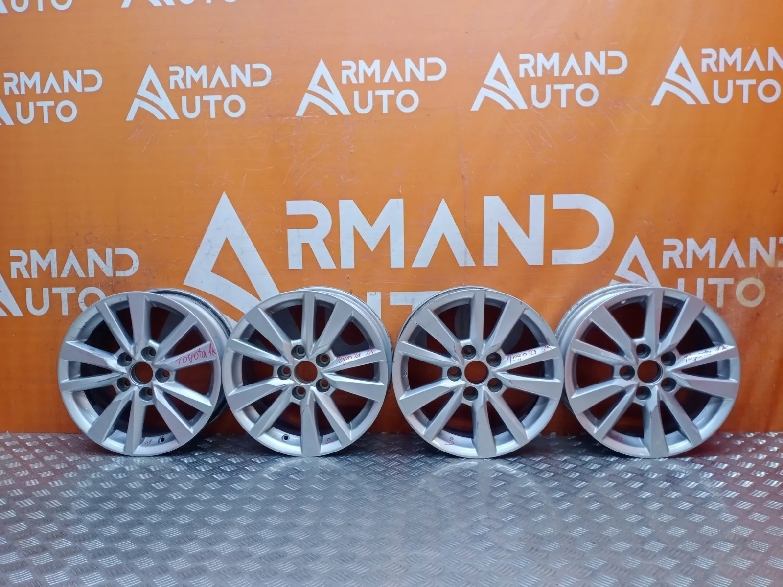Комплект дисков колесных R16 Toyota Camry 4261106E30 8 XV70