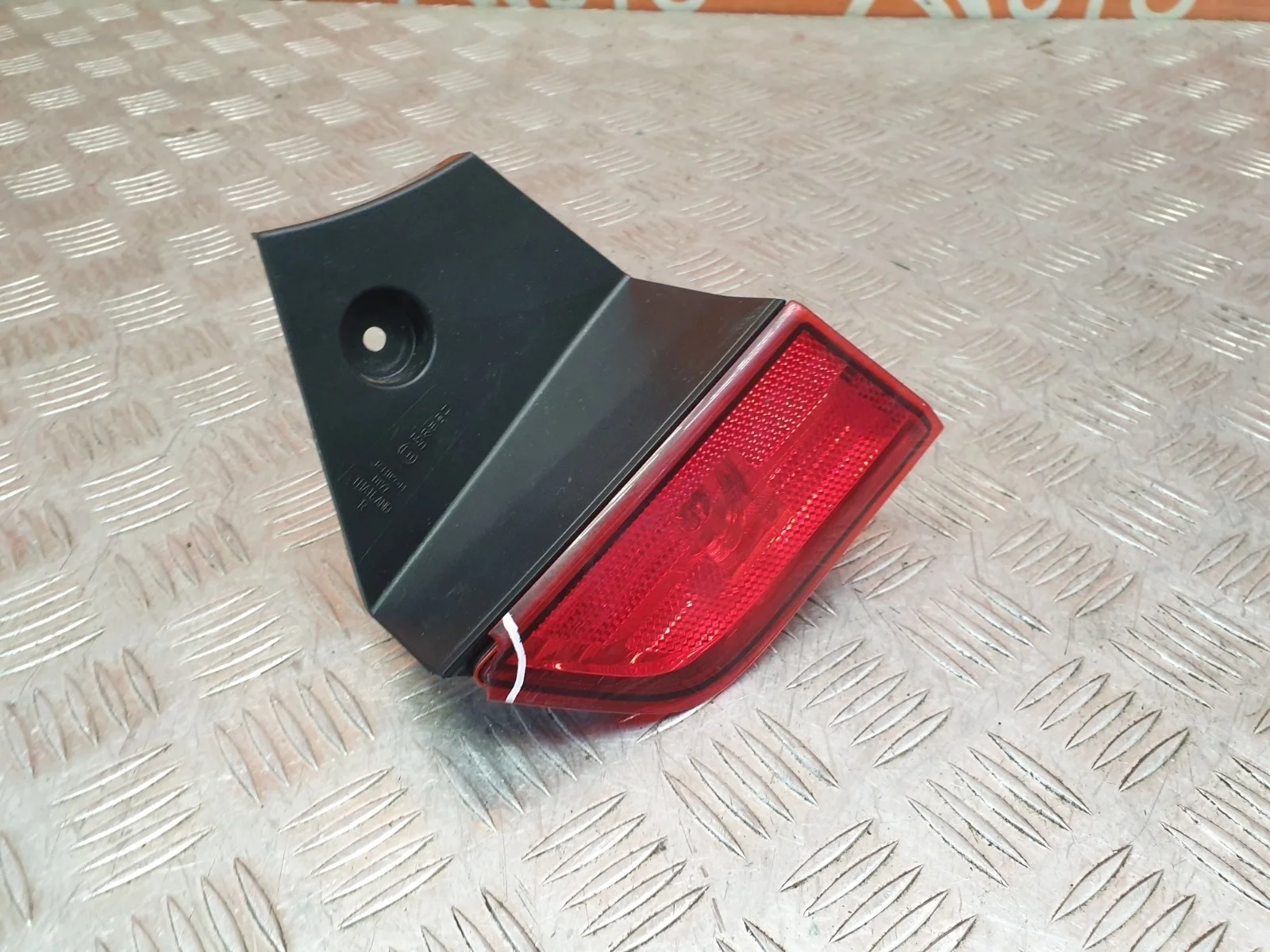 Фонарь противотуманный Mitsubishi Pajero Sport 2015-2021 8355A086 3, правый