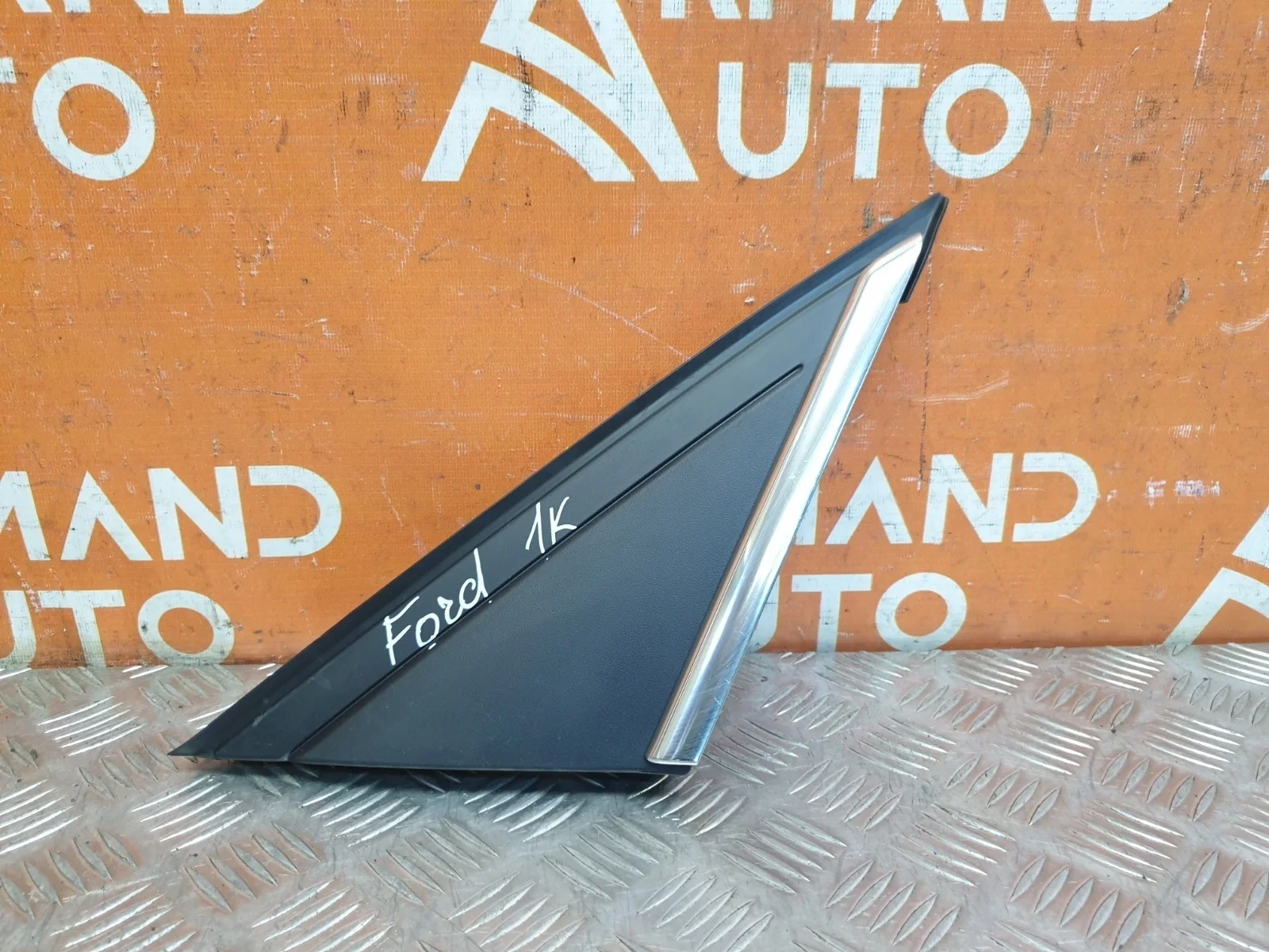 Уголок зеркала ford Focus 2011-2019 1730622 3, правый