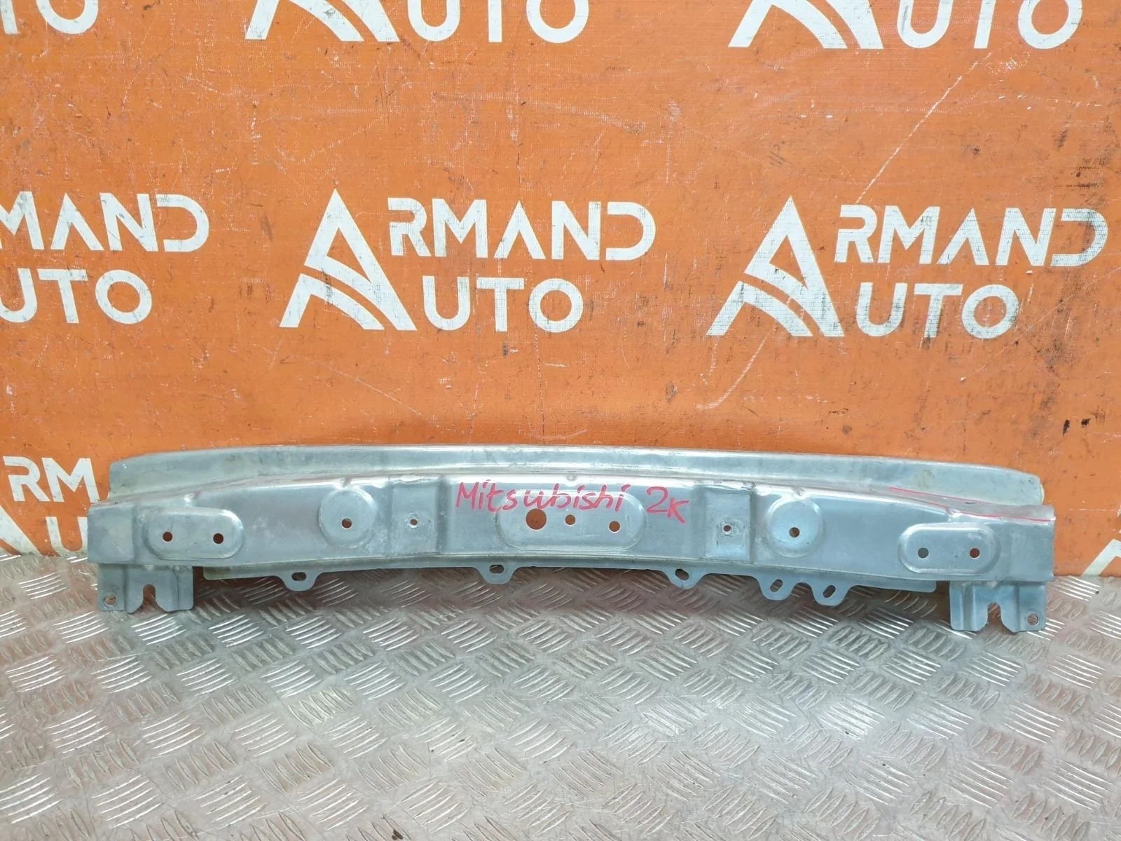 Усилитель бампера верхний Mitsubishi Outlander 2015-2023 6400G576 3, передний