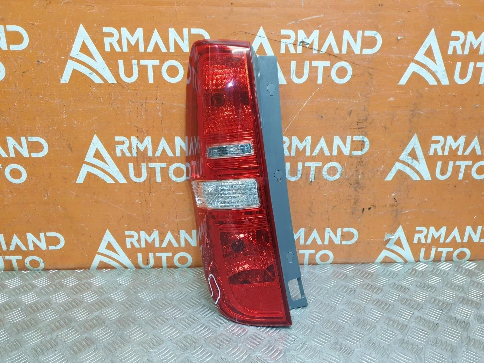 Фонарь Hyundai H1 / Grand Starex 2007-2021 924014H020 2, левый